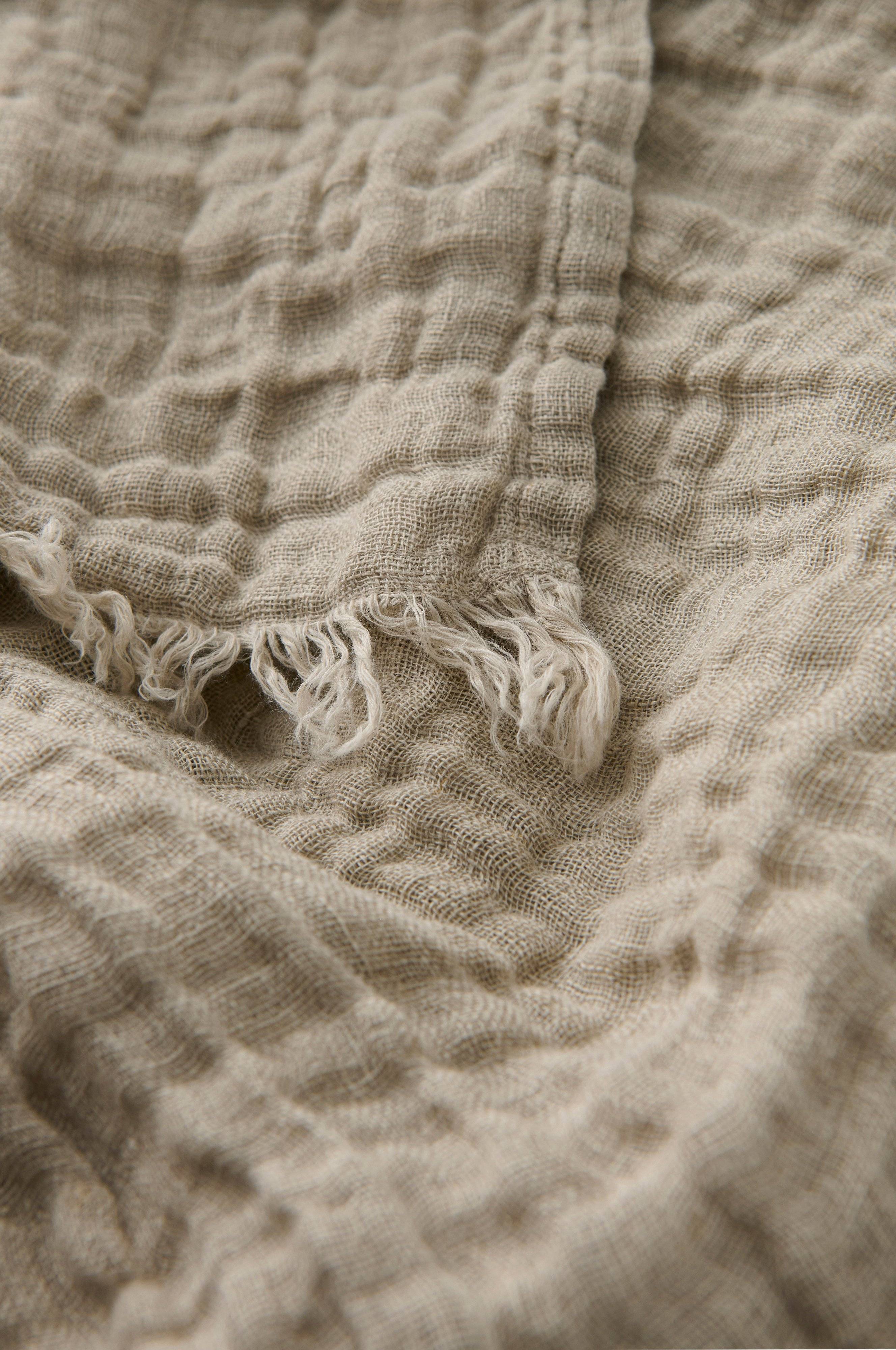 Sengeteppe / pledd Candice Muslin