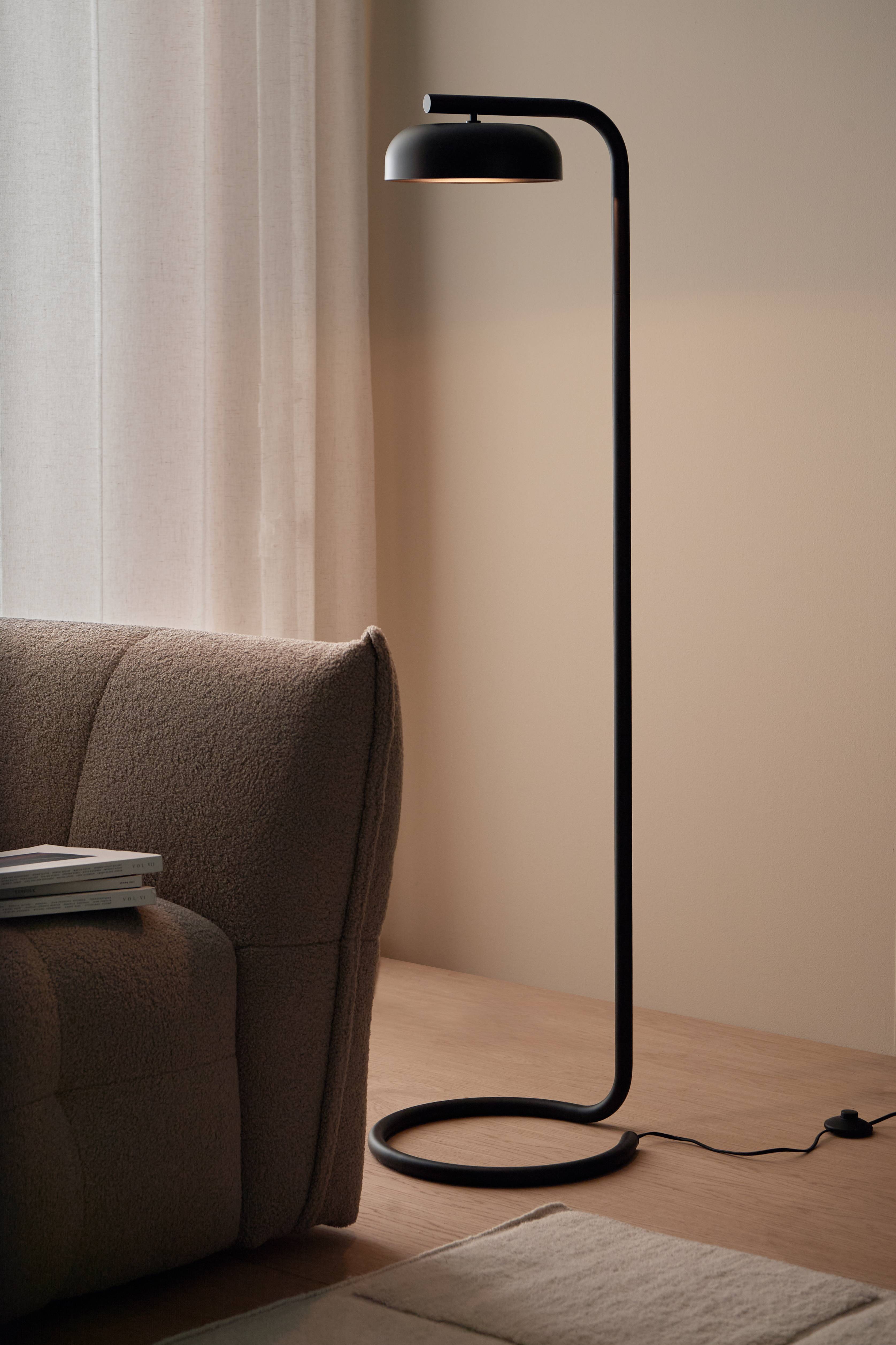 Gulvlampe Sirap