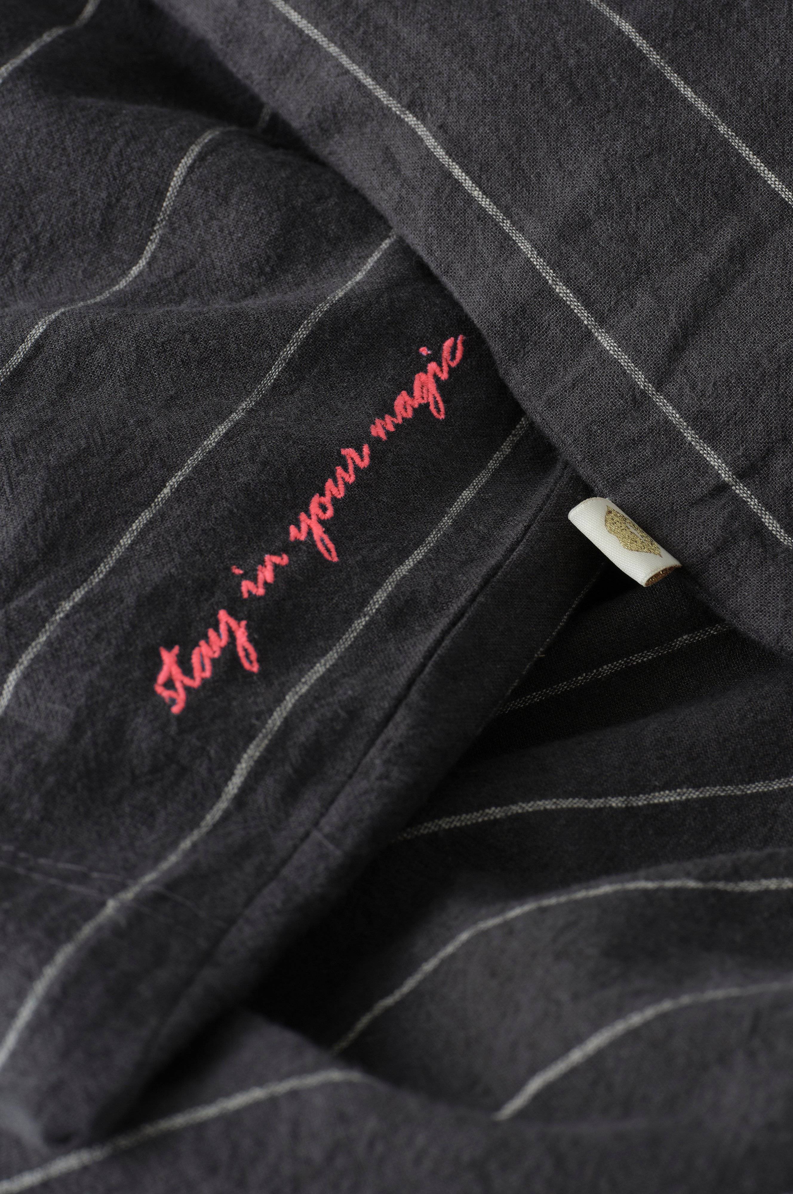 Sengesett Elly Thin Stripe i resirkulert halvlinne 2 eller 3 stykker
