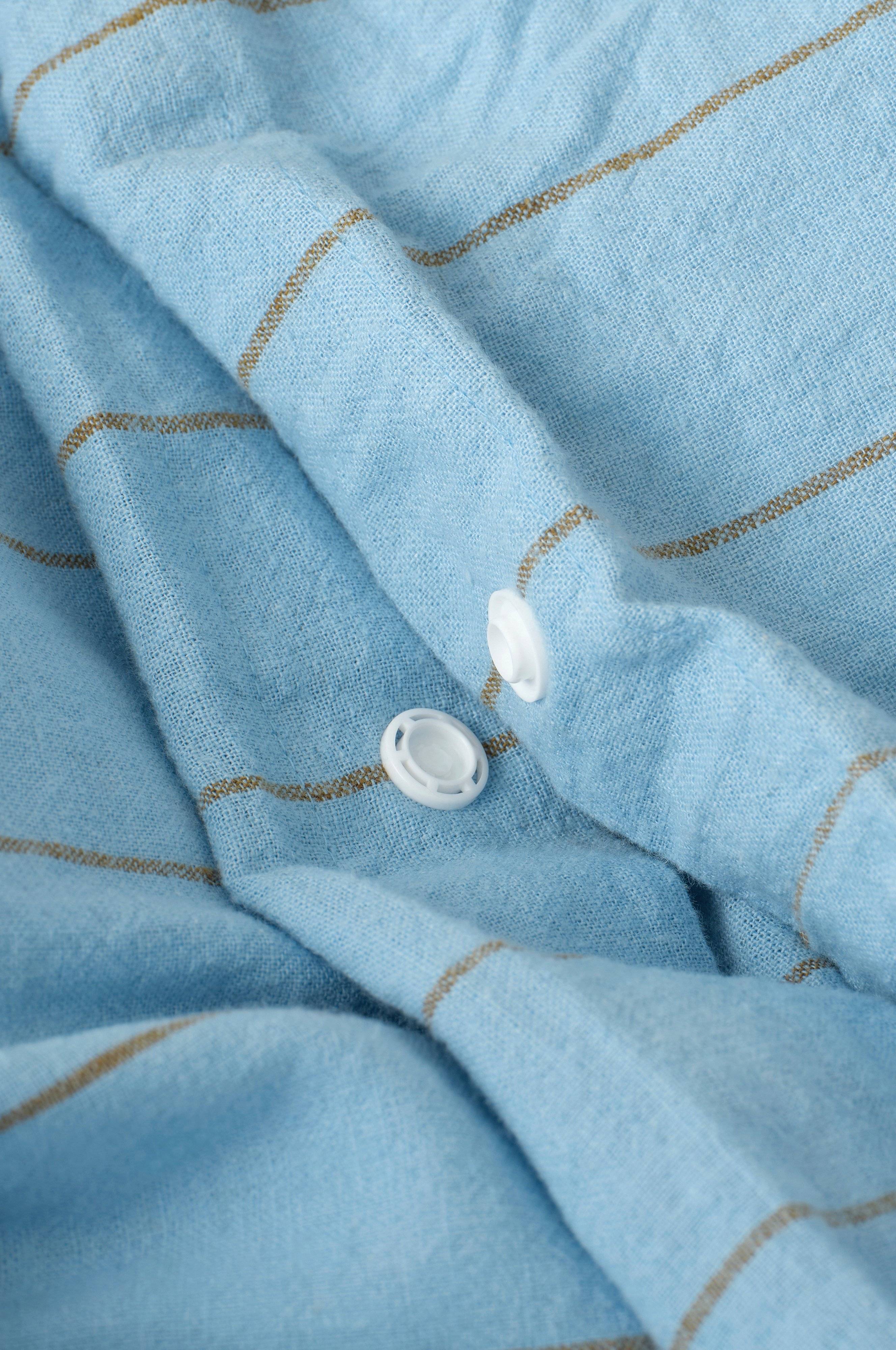 Sengesett Elly Thin Stripe i resirkulert halvlinne 2 eller 3 stykker