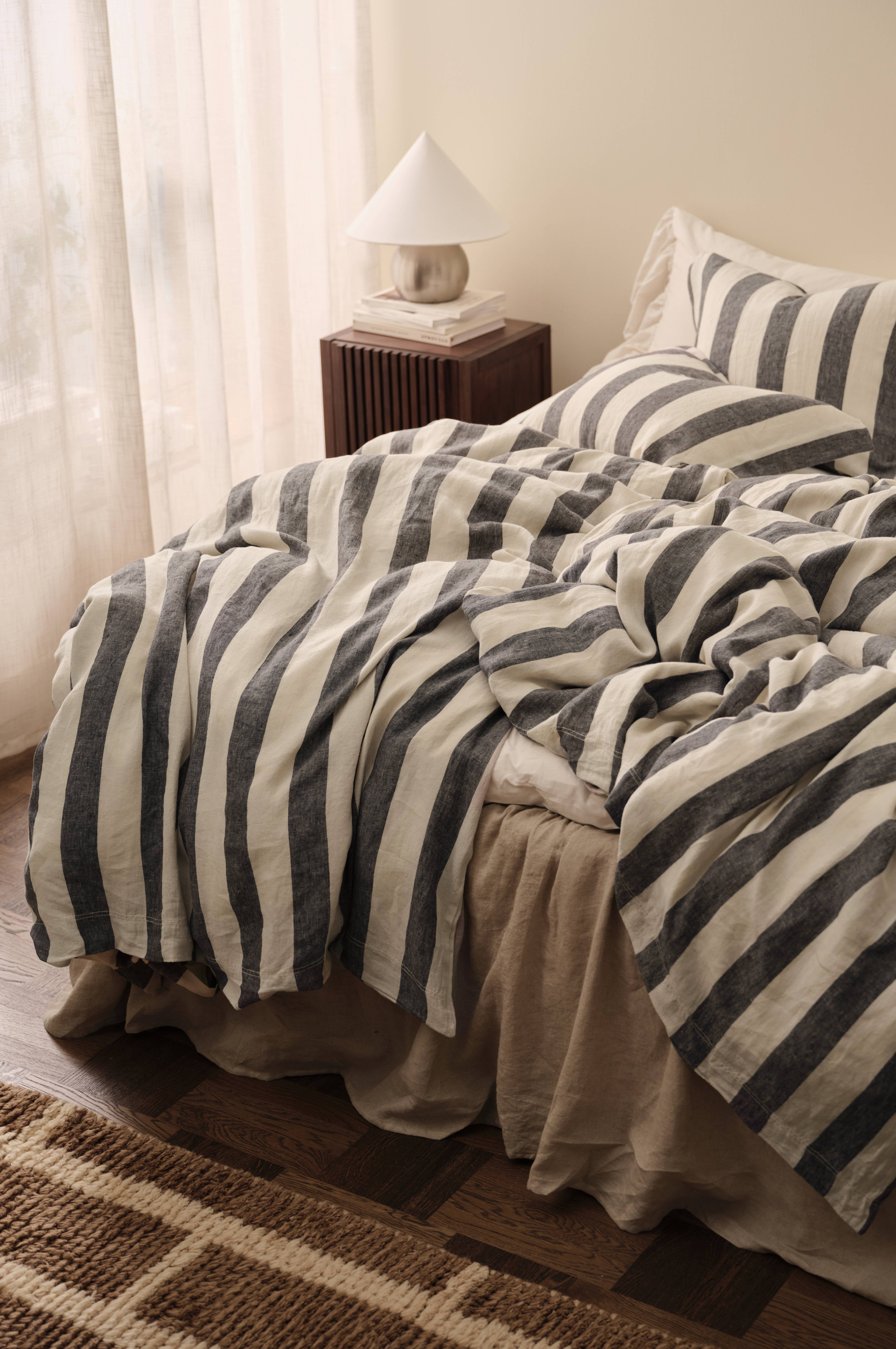 Sengesett Candice Block Stripe i vasket lin, 2 deler