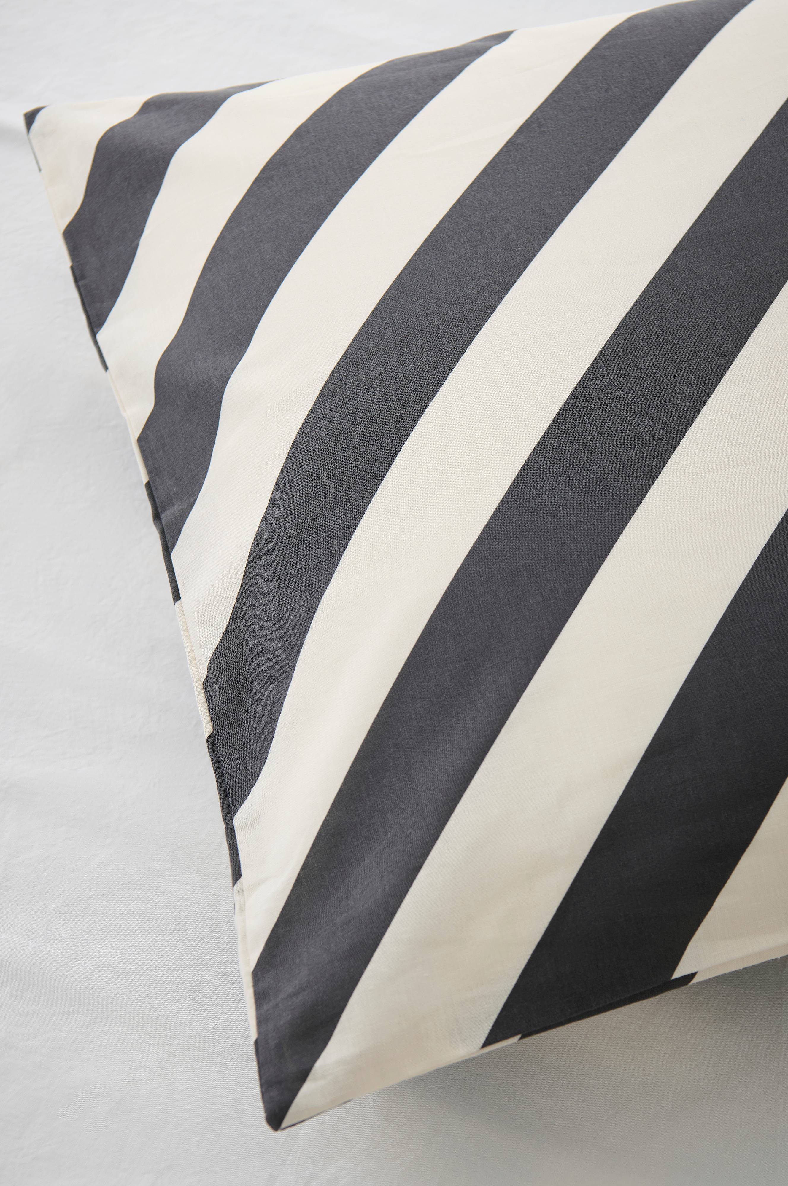 Dynetrekksett Diagonal Stripe i bomull 2 deler