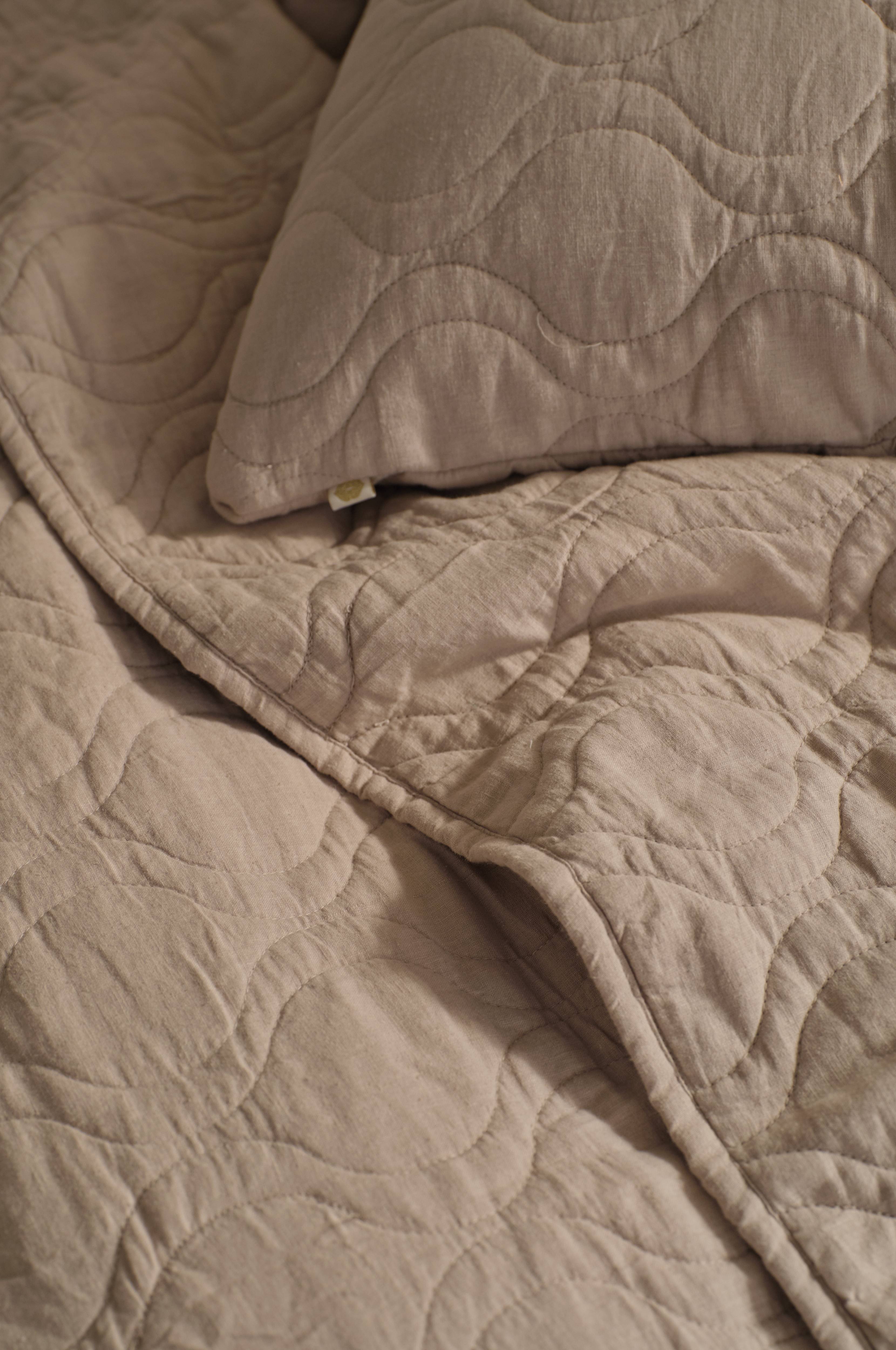 Putetrekk Elly Quilted i resirkulert halvlinne