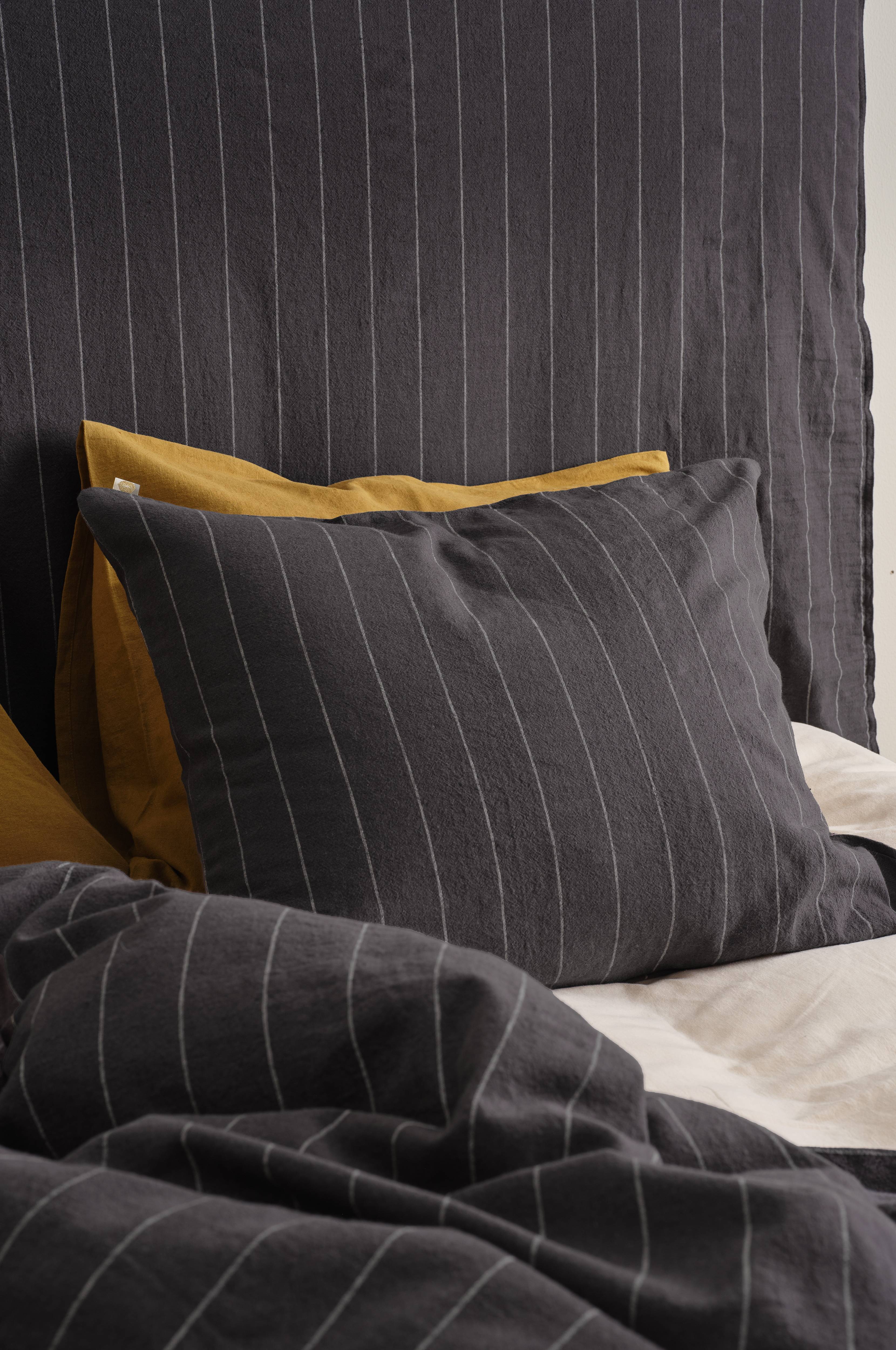 Putetrekk Elly Thin Stripe i resirkulert halvlinne