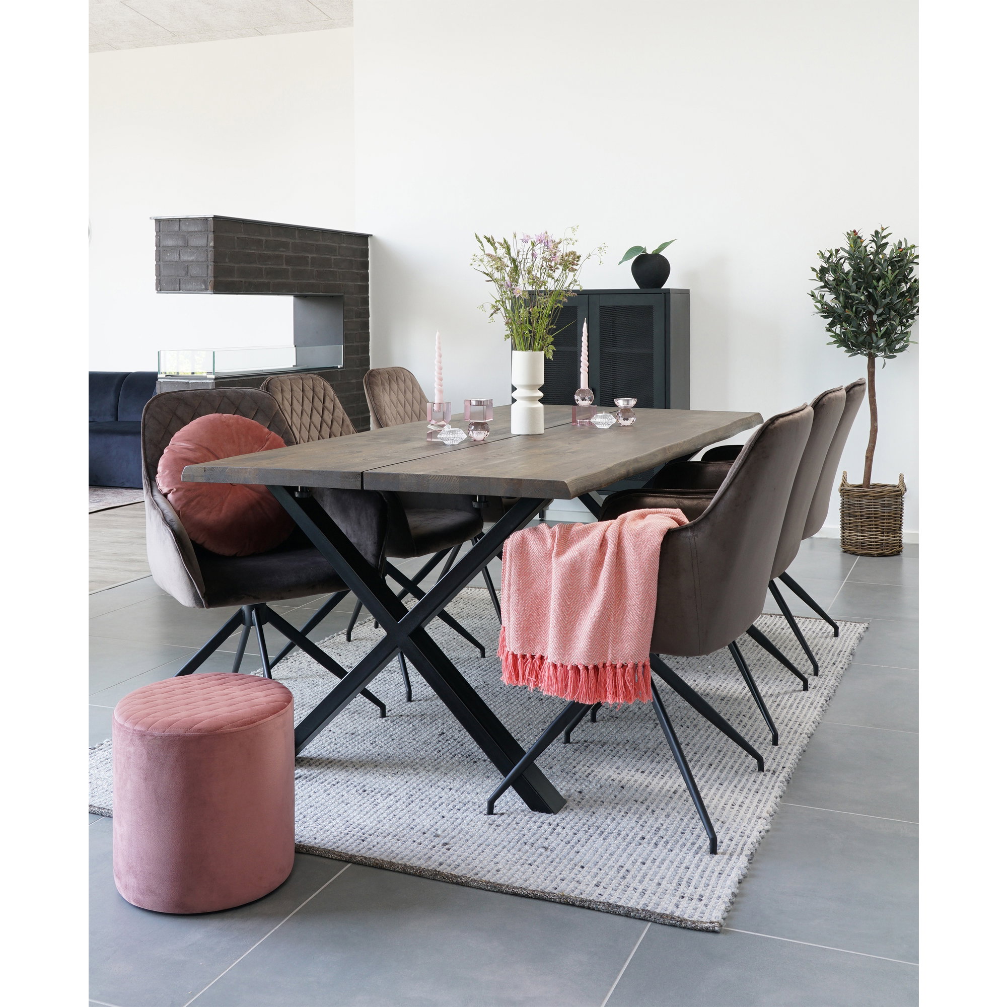 Harbo Dining Chair with swivel