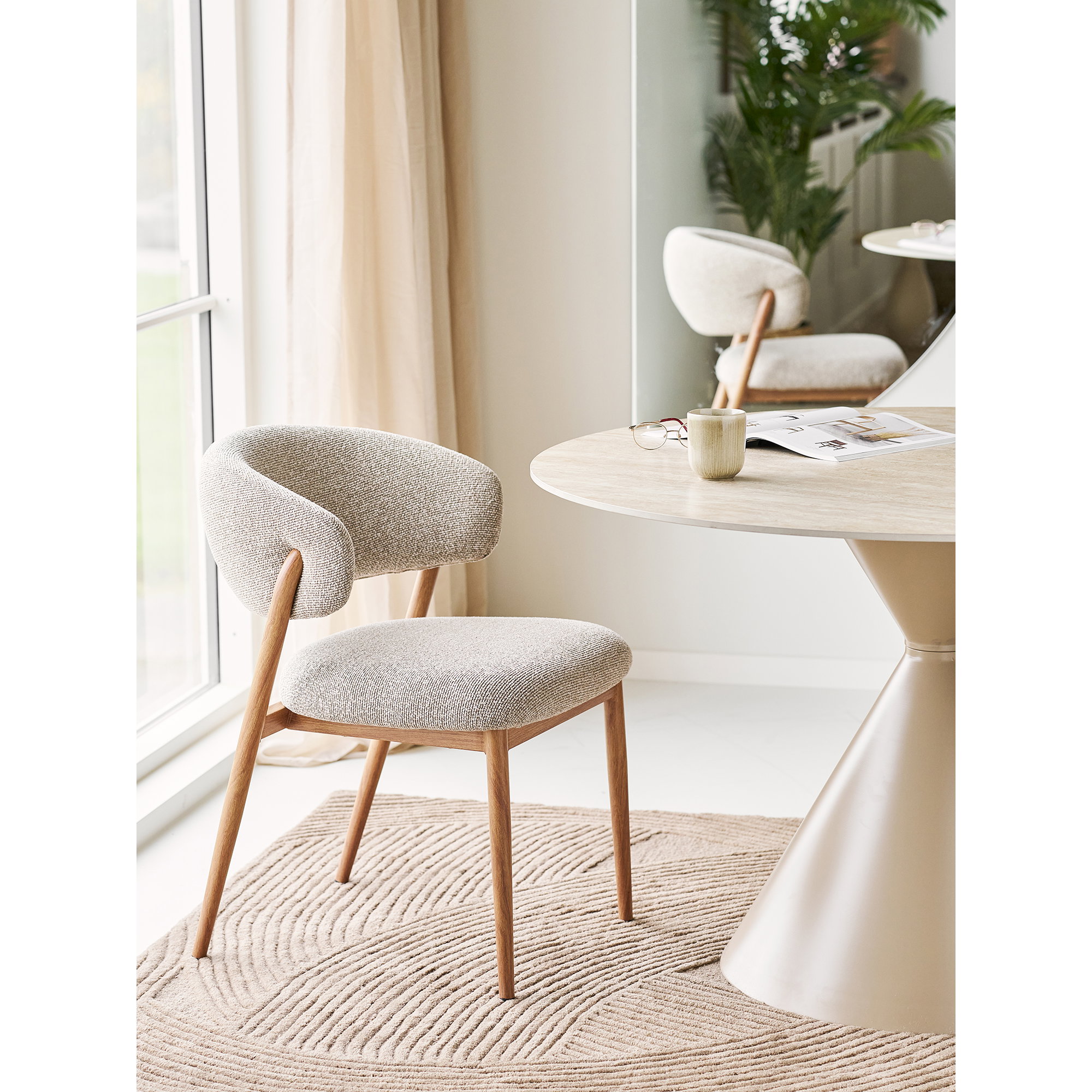 Cavi Dining Chair