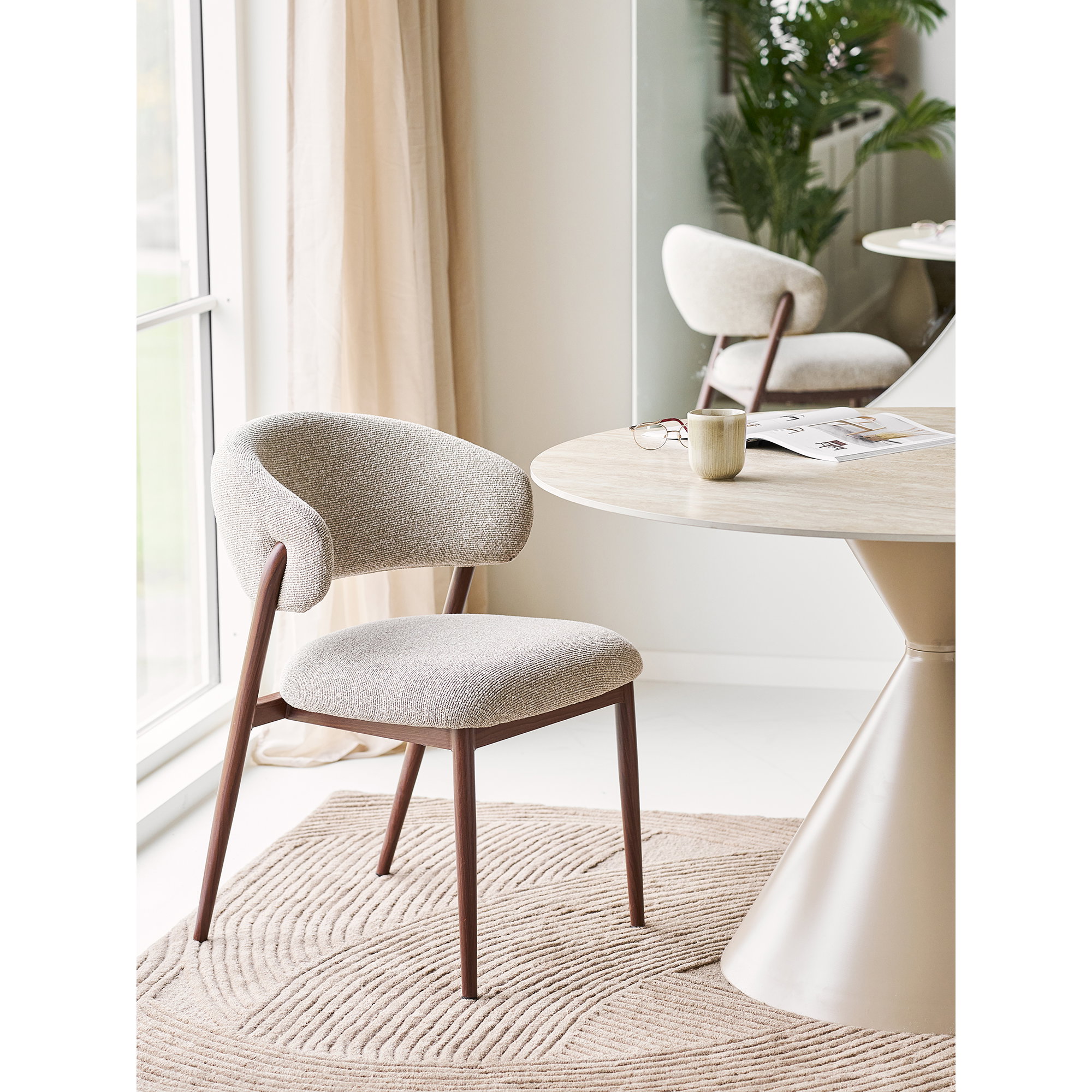 Cavi Dining Chair