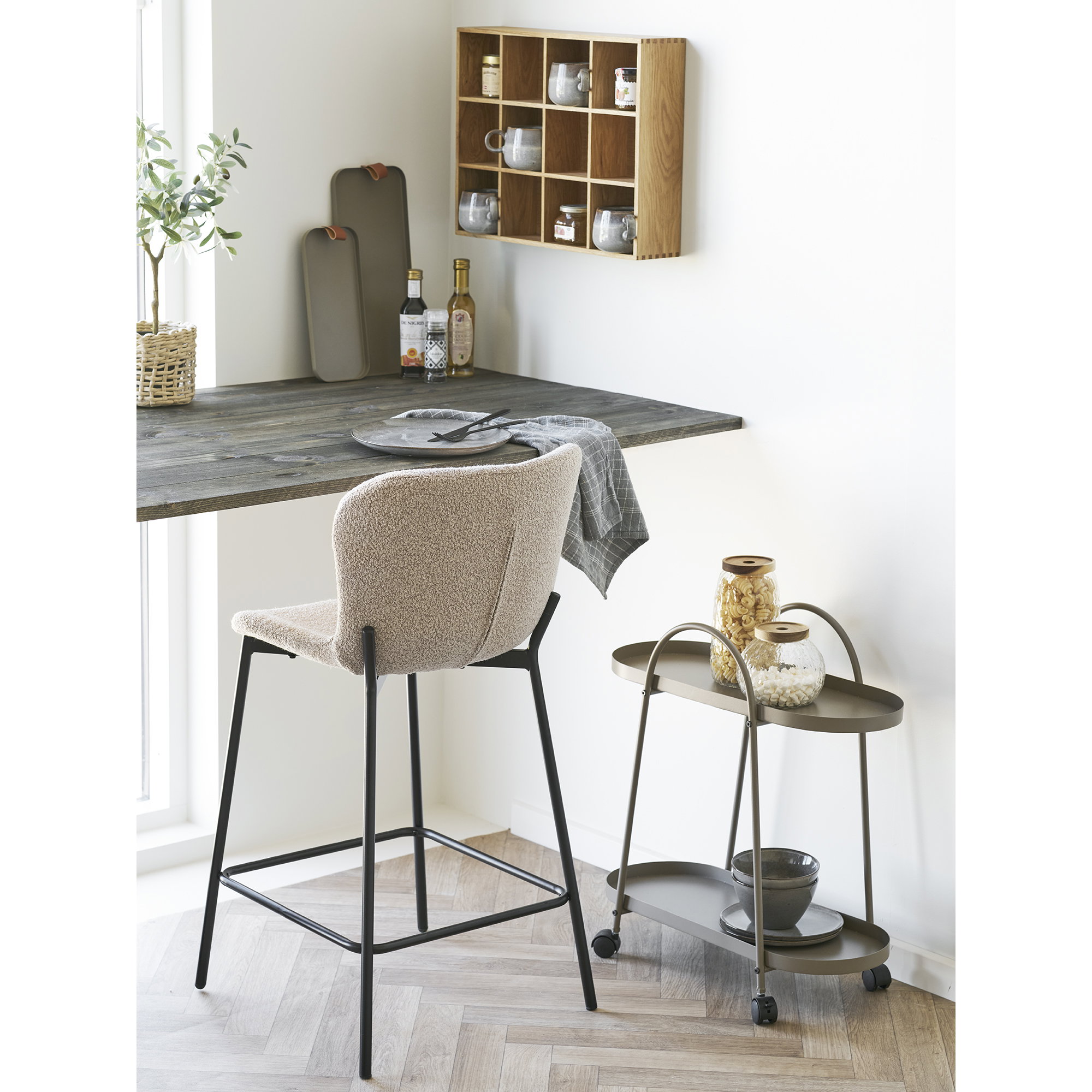 Maceda Counter Chair