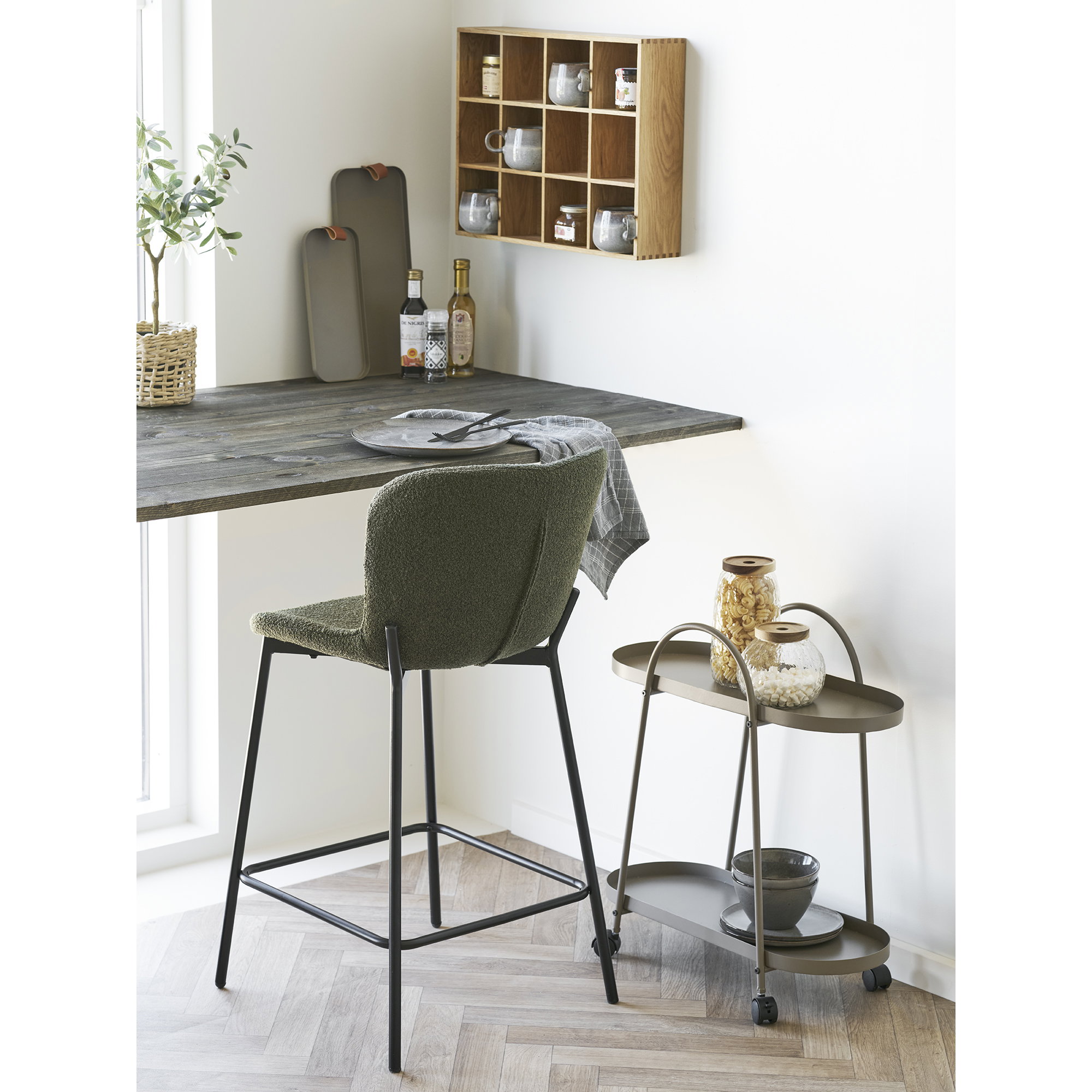 Maceda Counter Chair