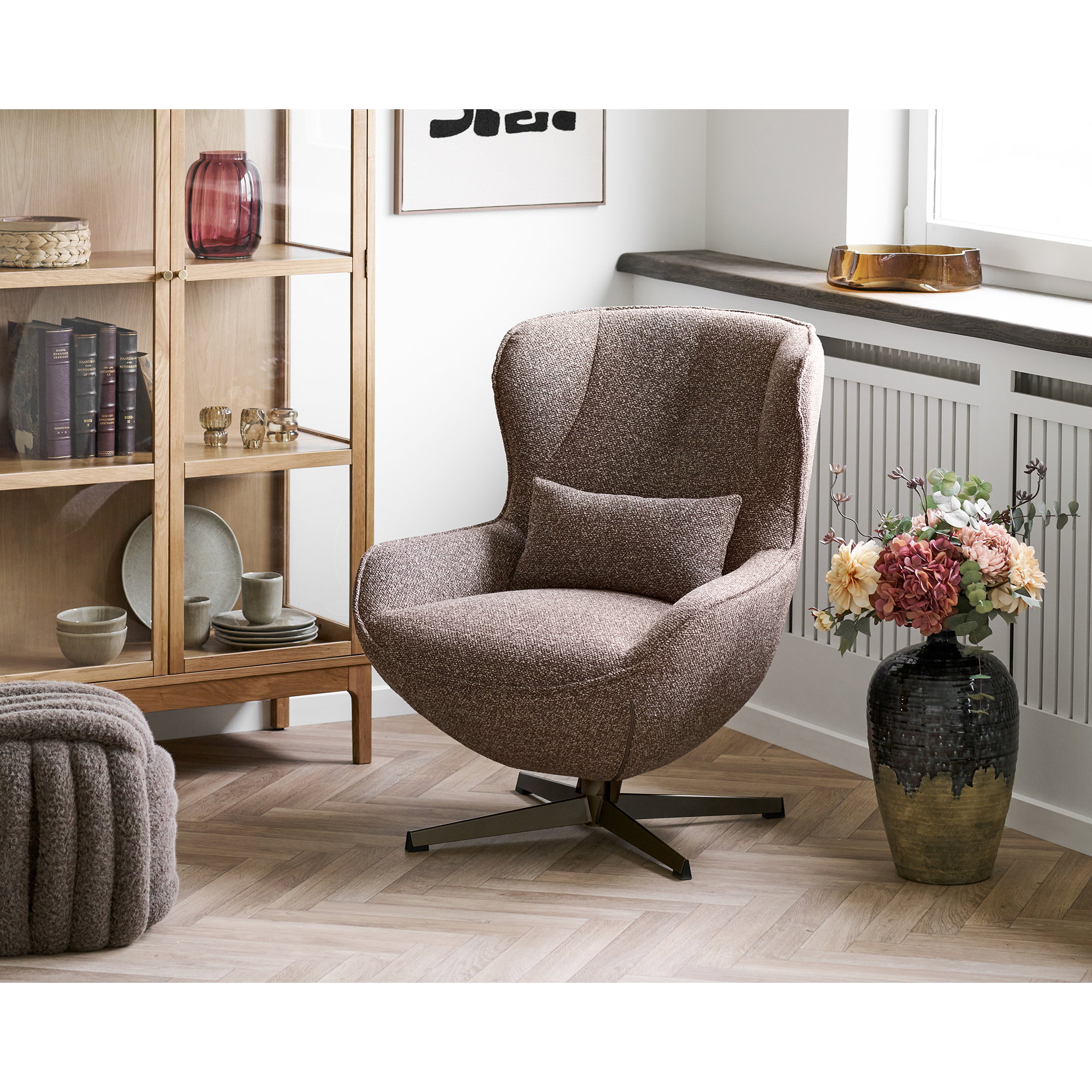 Blenheim Lounge chair with swivel