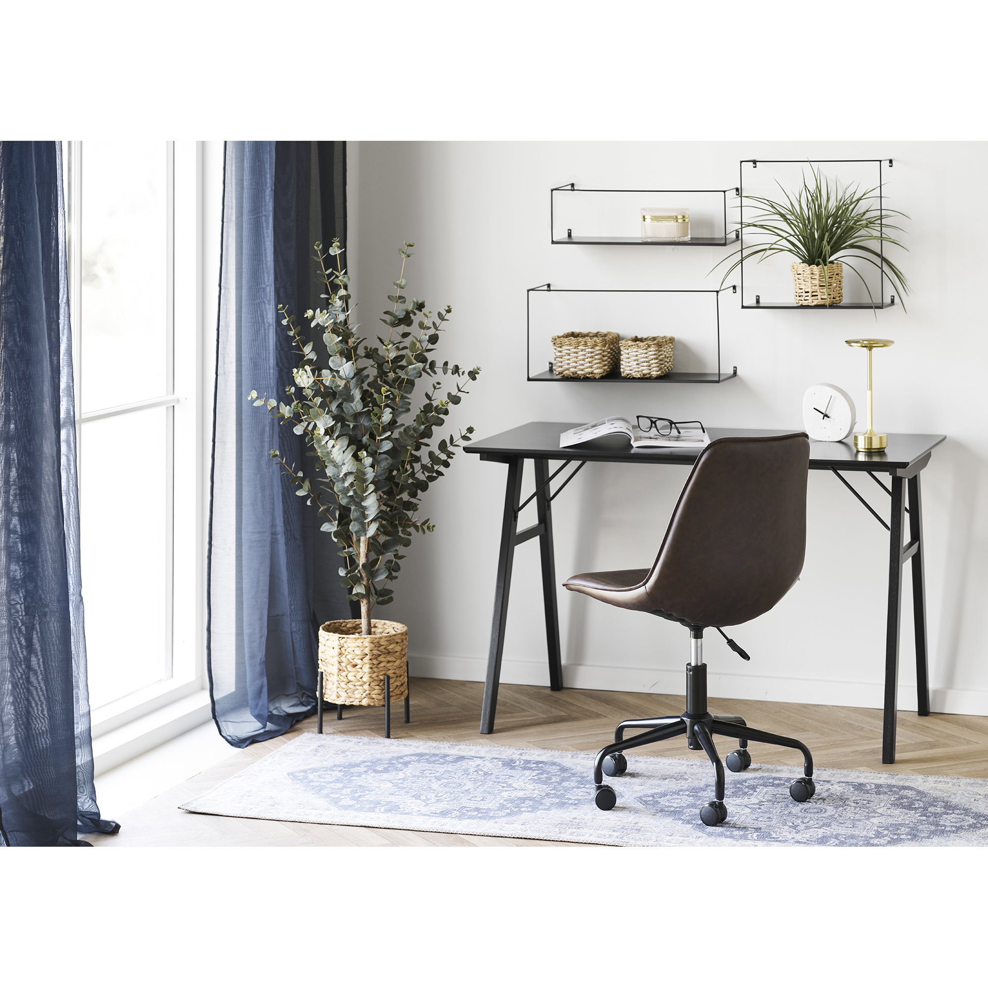 Vojens Desk