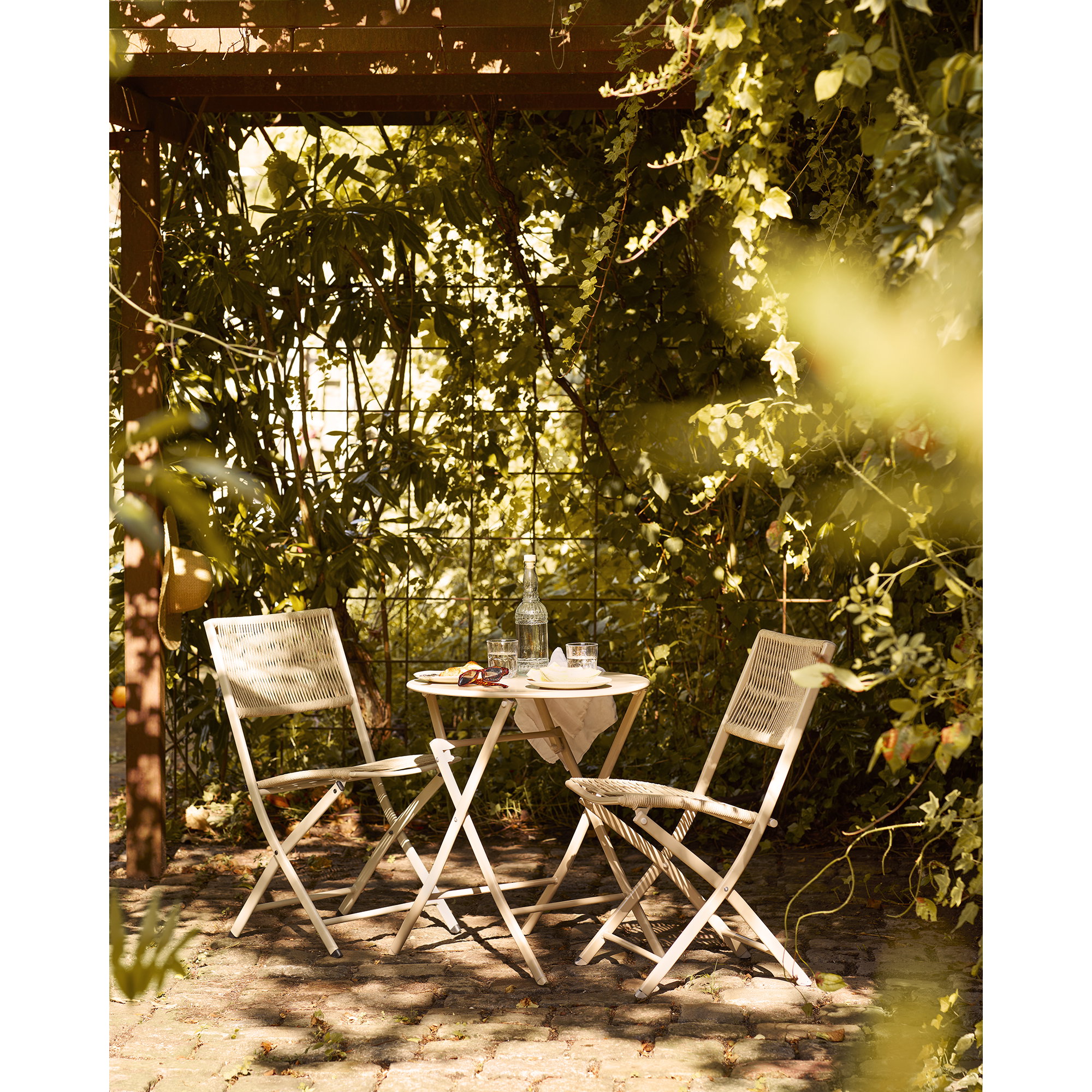 Arcas Bistro Set