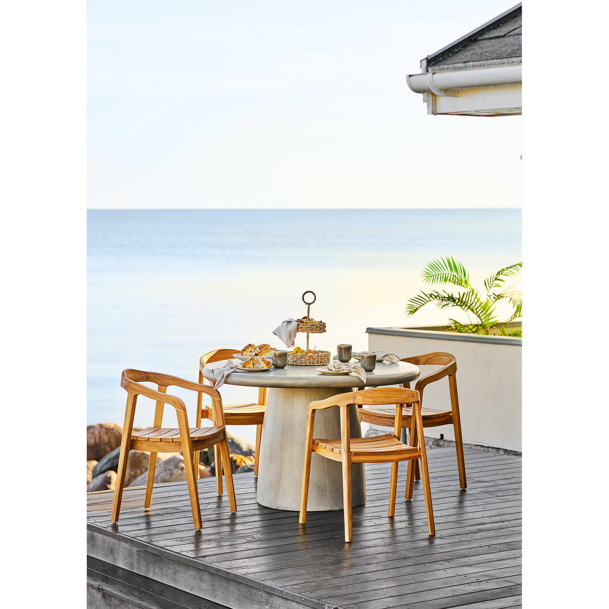 Bonnet Dining Table
