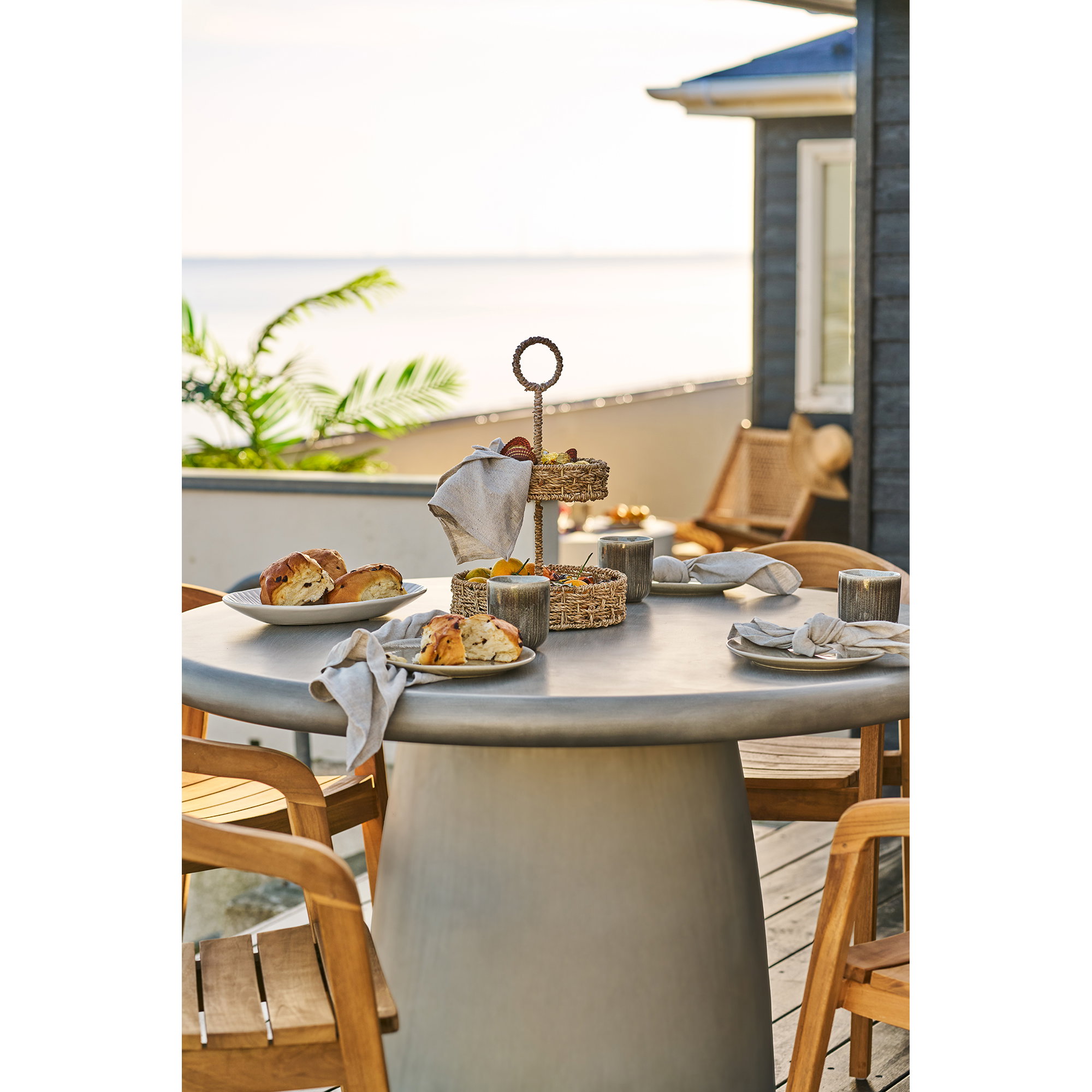 Bonnet Dining Table