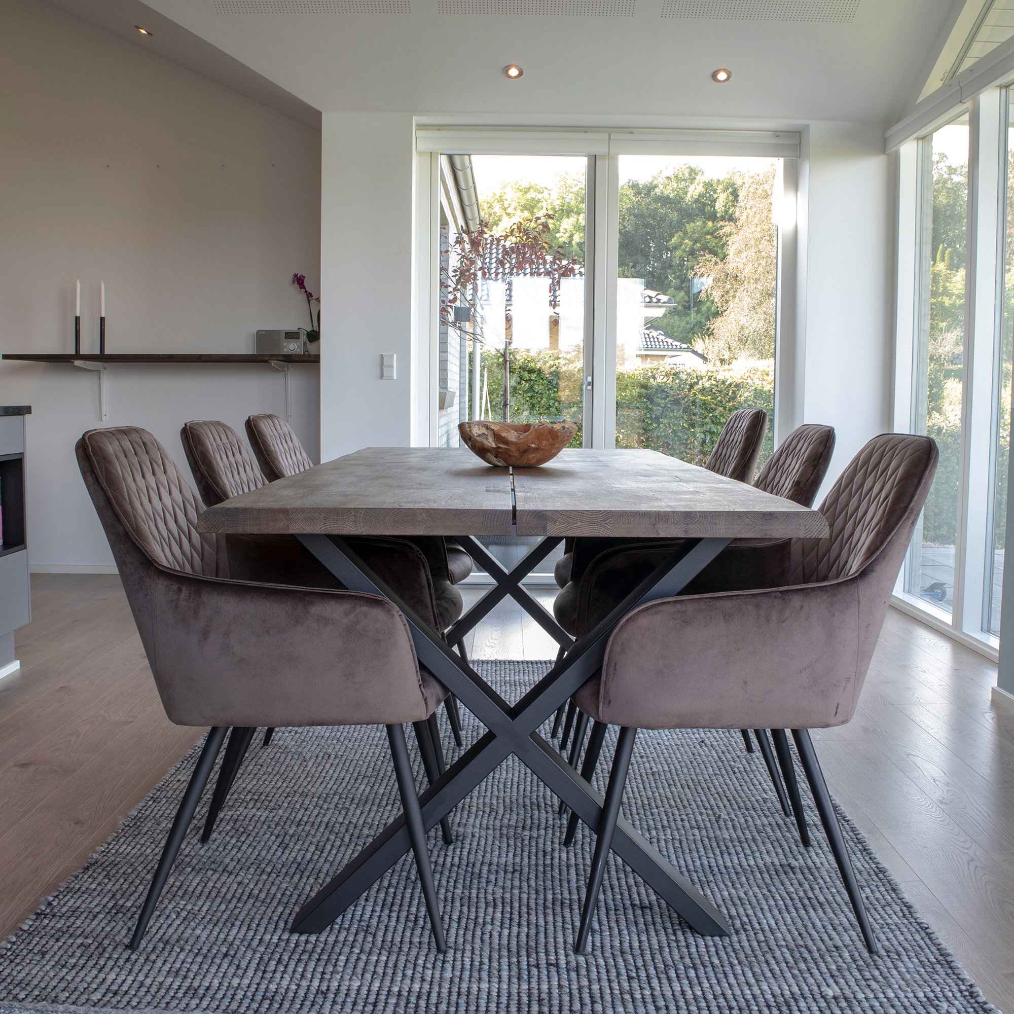 Toulon and Harbo Dining Set