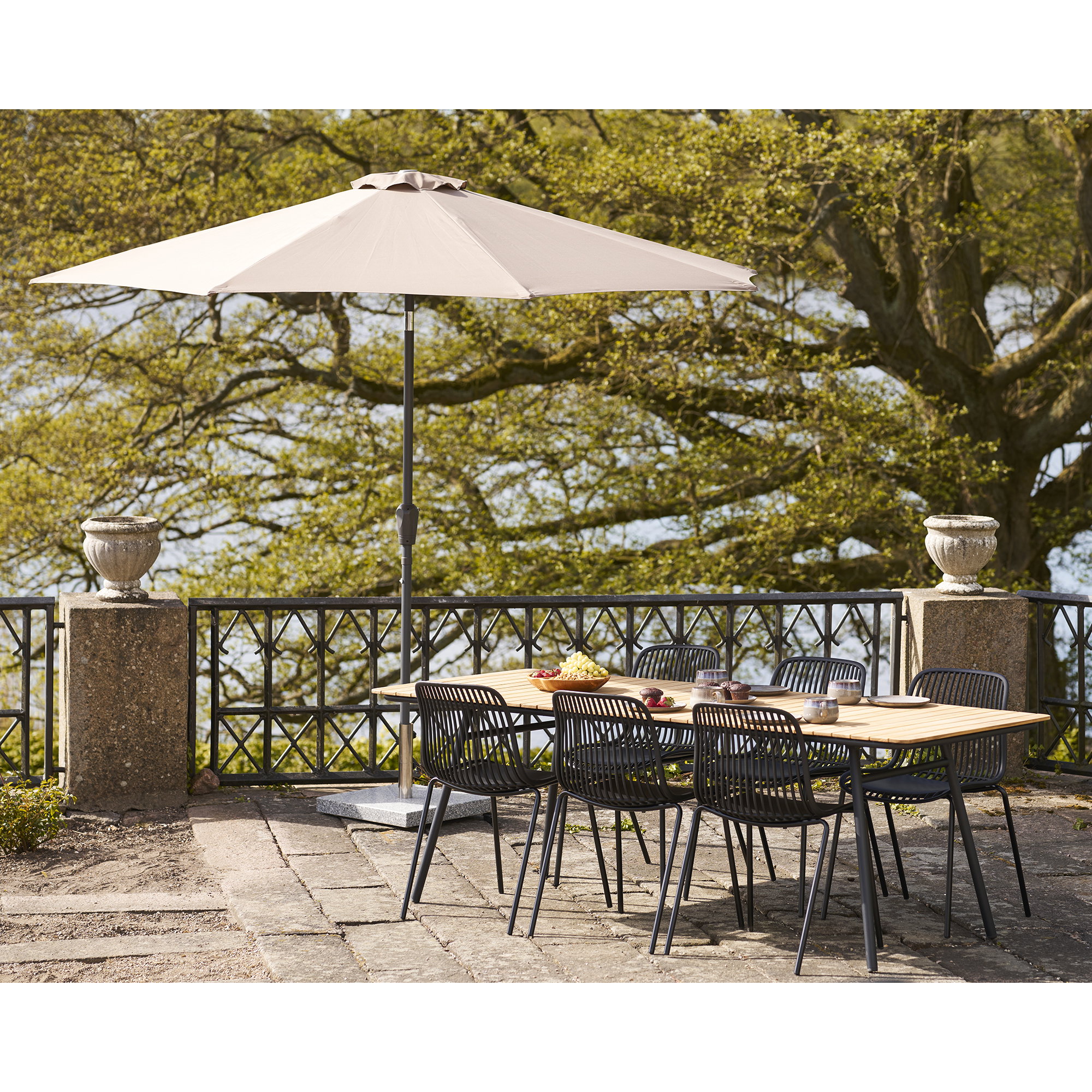 Cleveland Dining Table