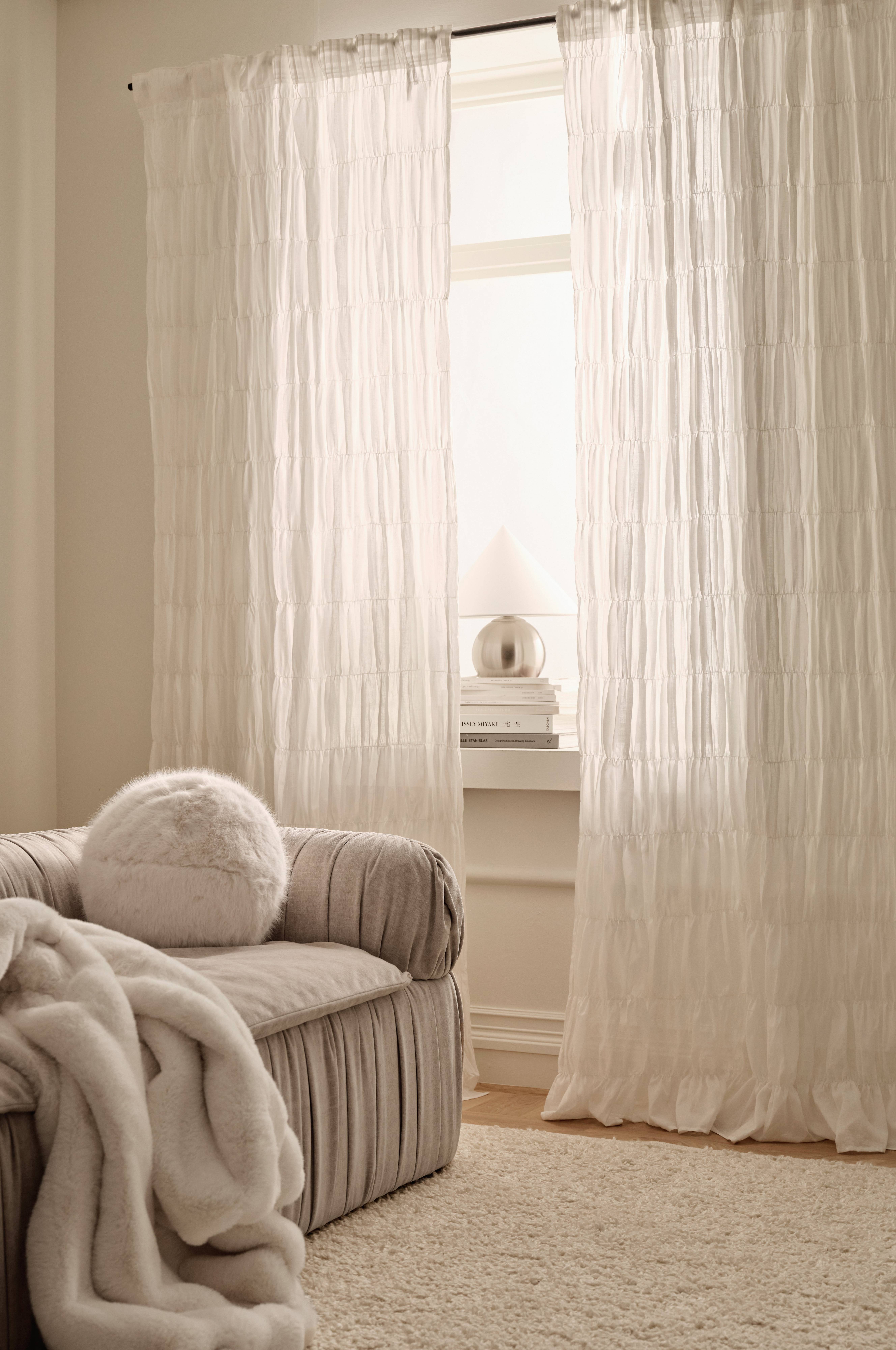 Gardin med multibånd Evita Pleatingtape Curtains 2-pakning