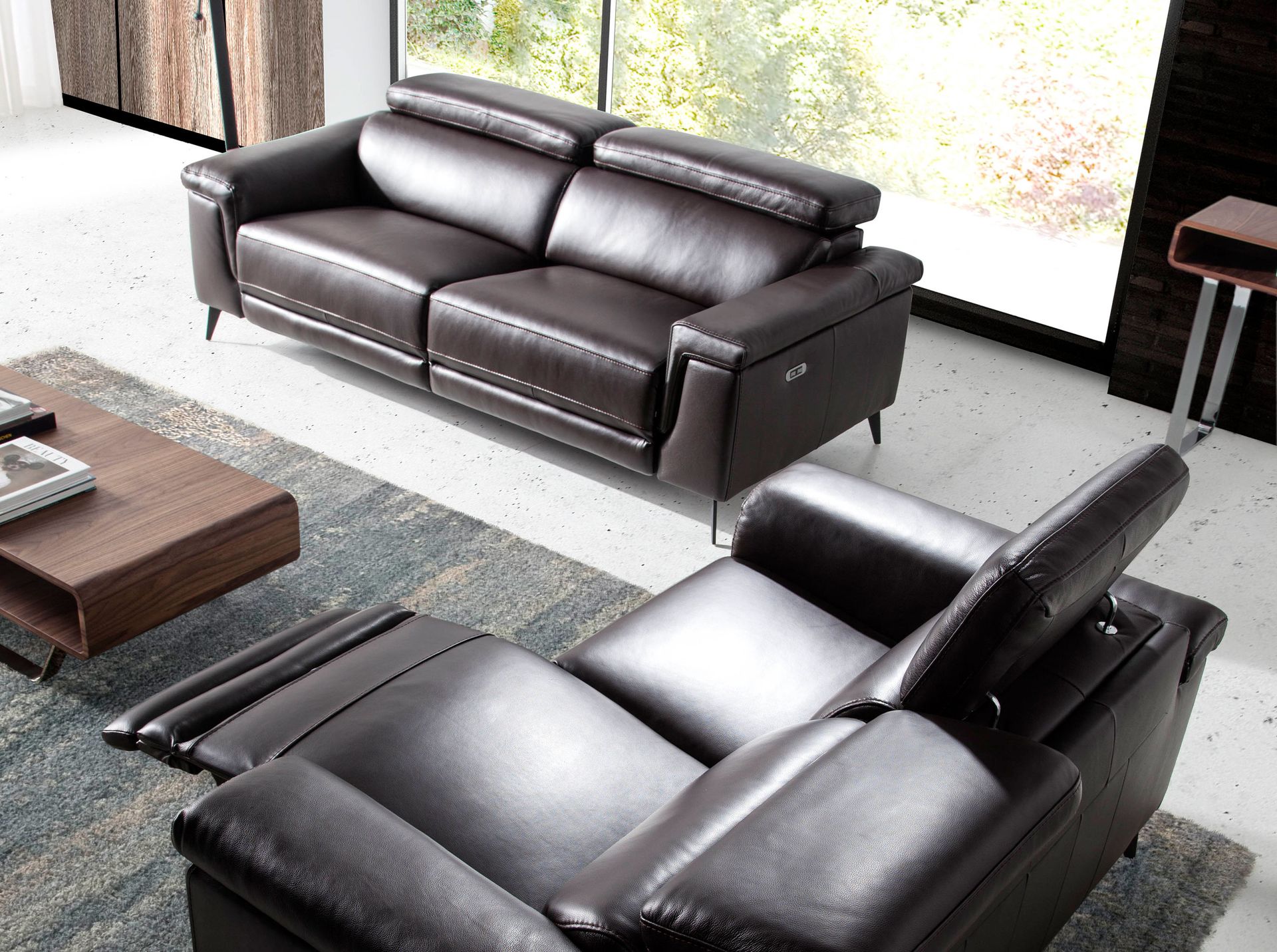2 seater relaxation sofa in chocolate brown leather
