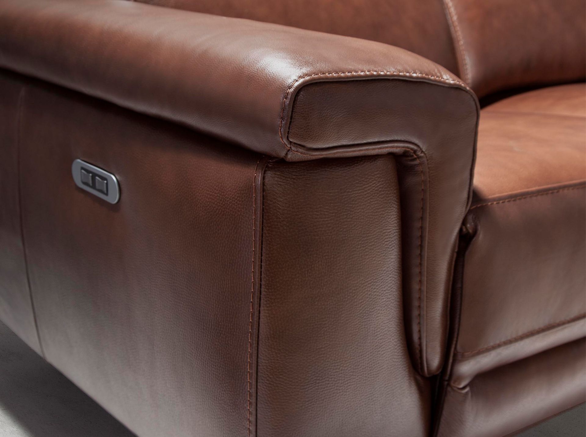3 seater relaxation sofa in brown leather