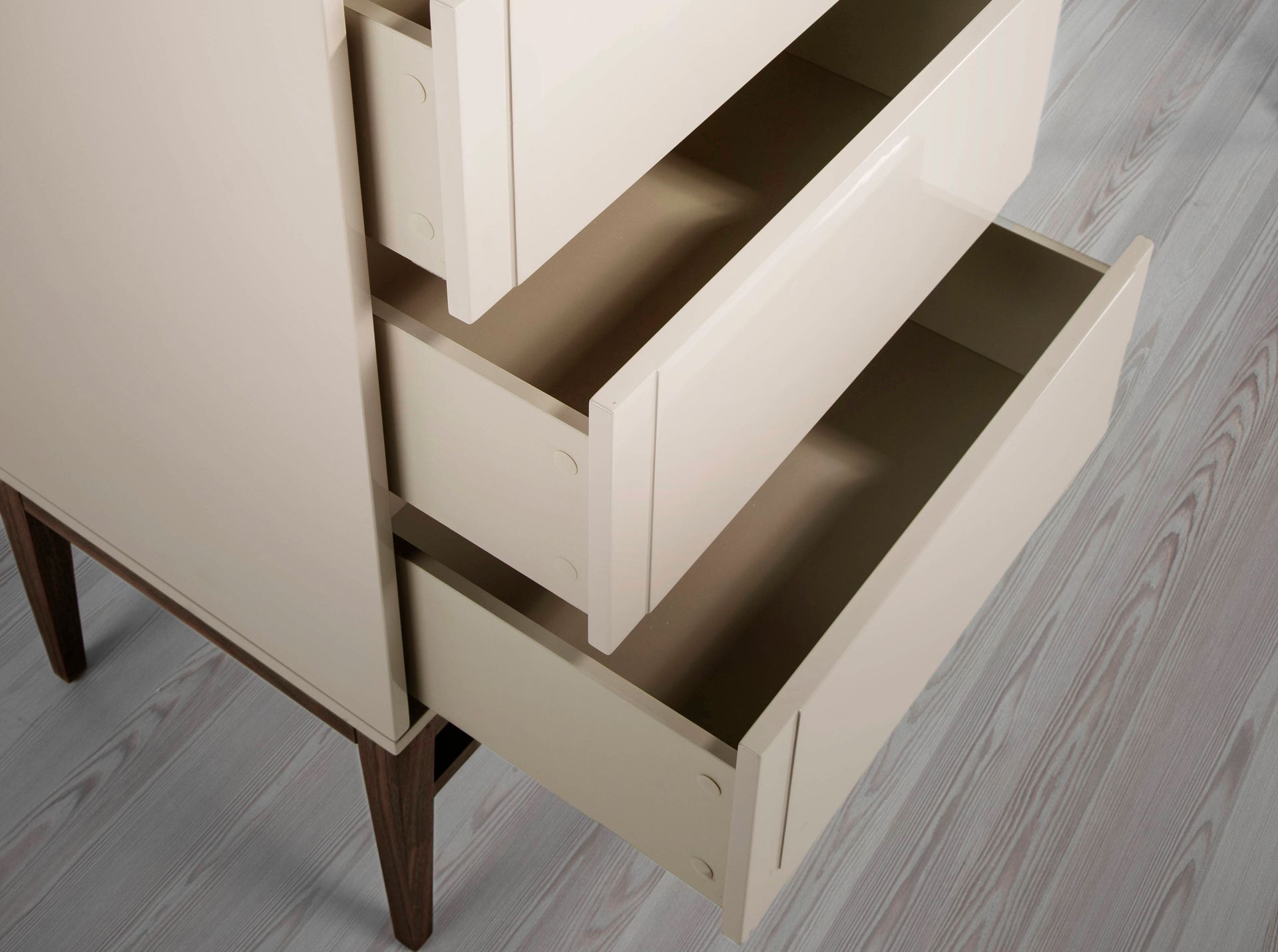 Beige and walnut wood chiffonier