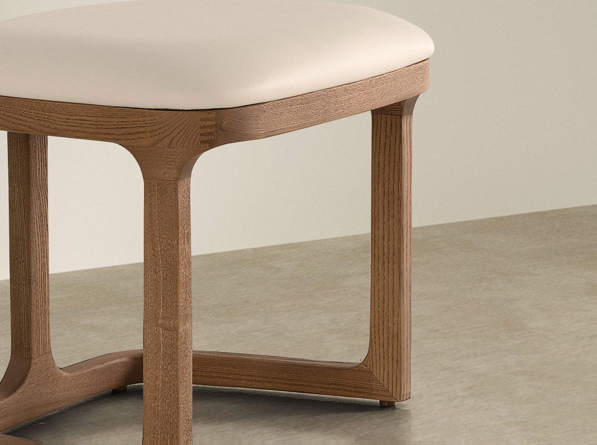 Bench in sand-coloured leatherette