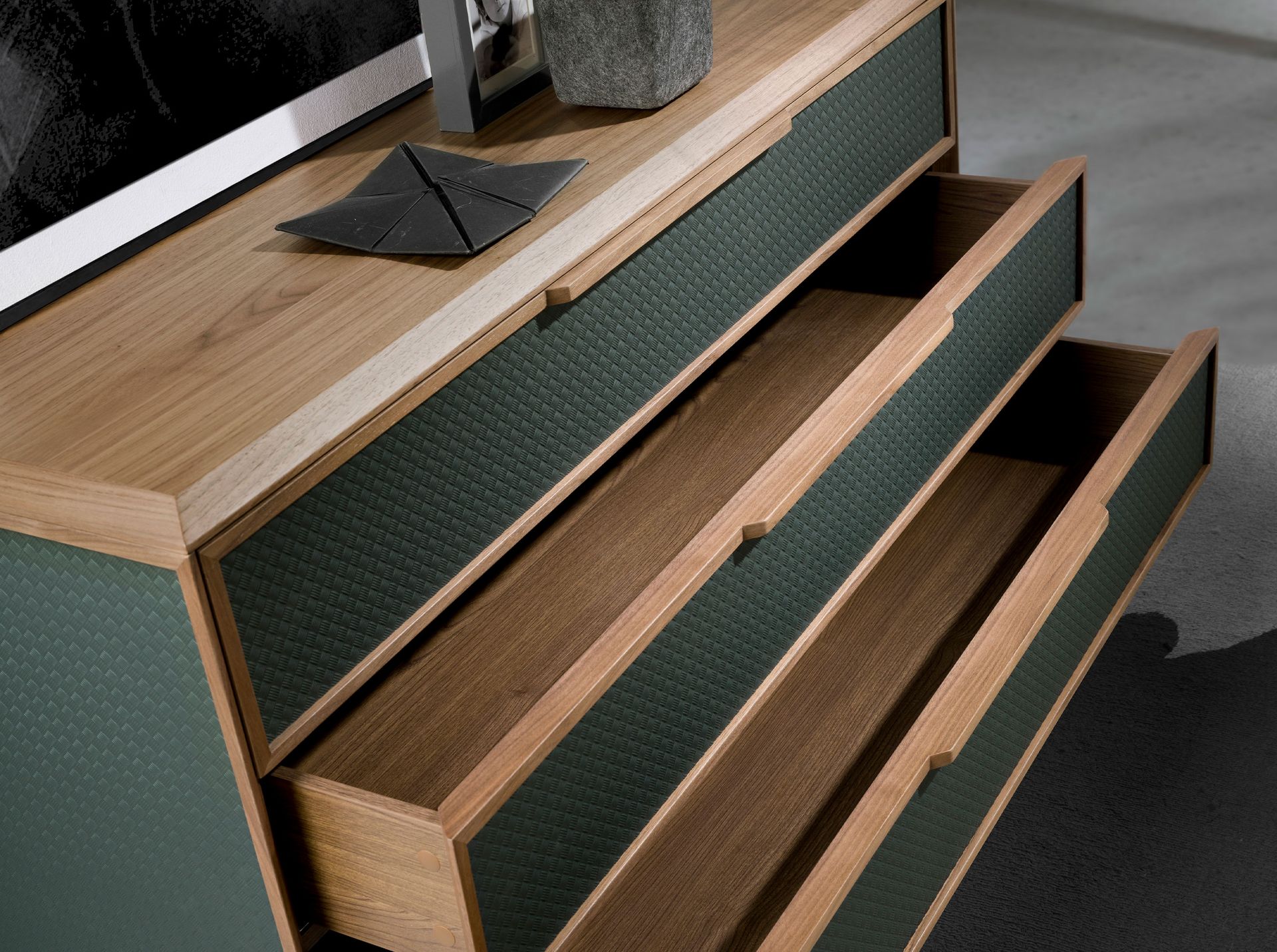 Dark green and walnut pvc chest of drawers