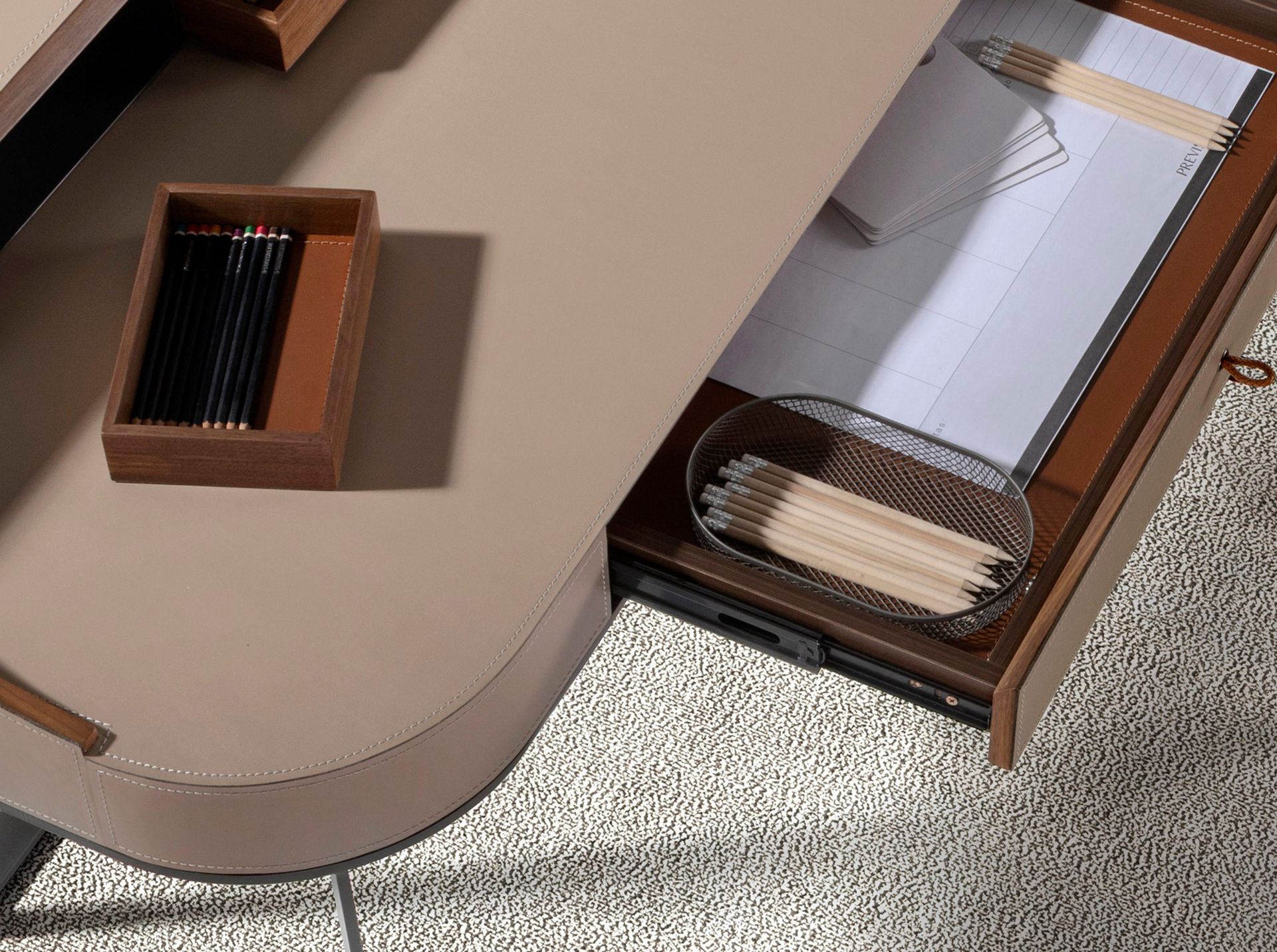 Desktop dressing table leatherette, walnut and gray steel