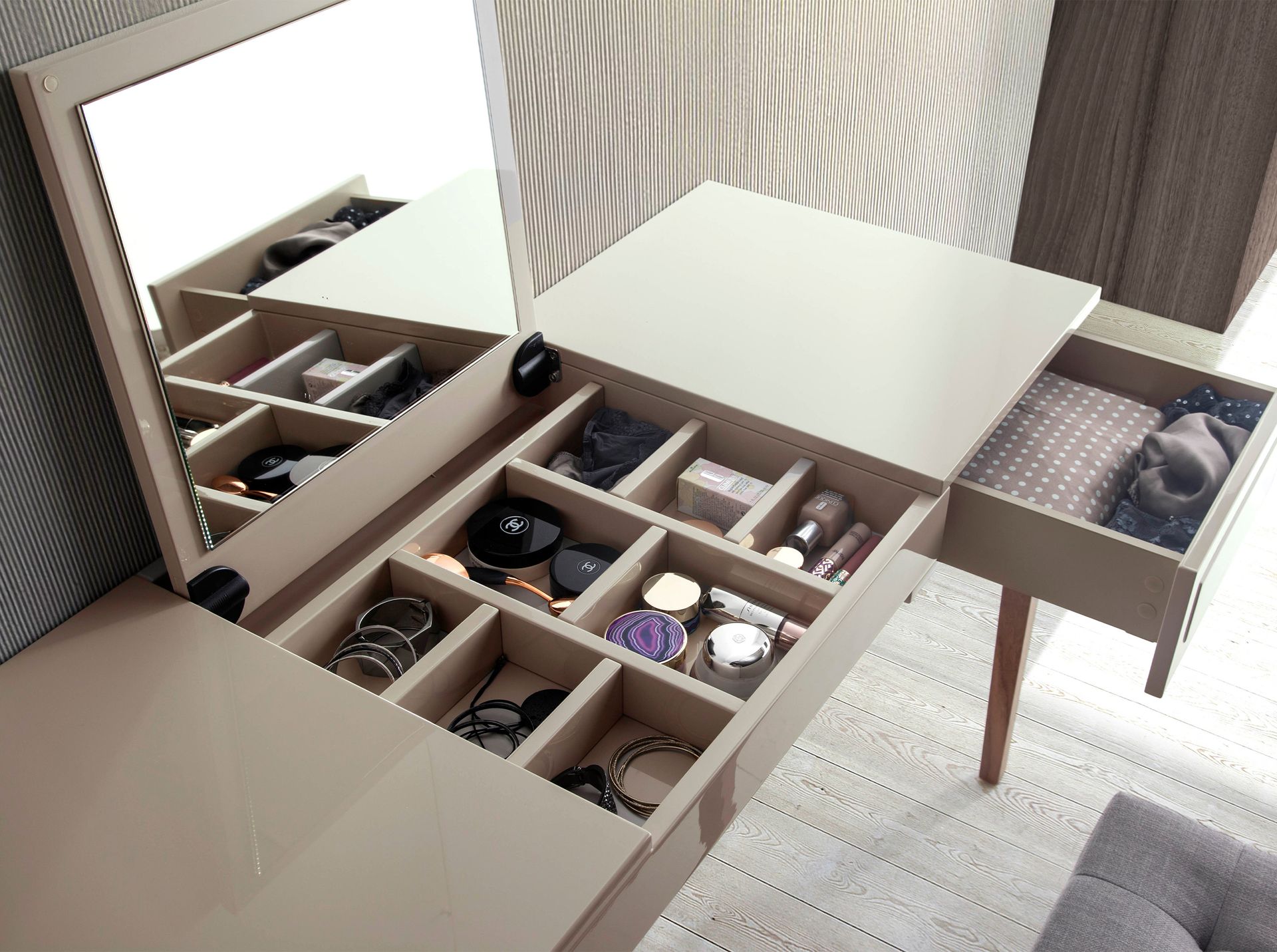Grey wood and walnut dressing table with mirror