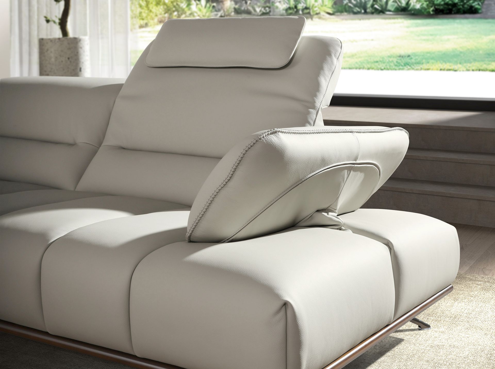 Left chaise longue relax sofa in light grey leather