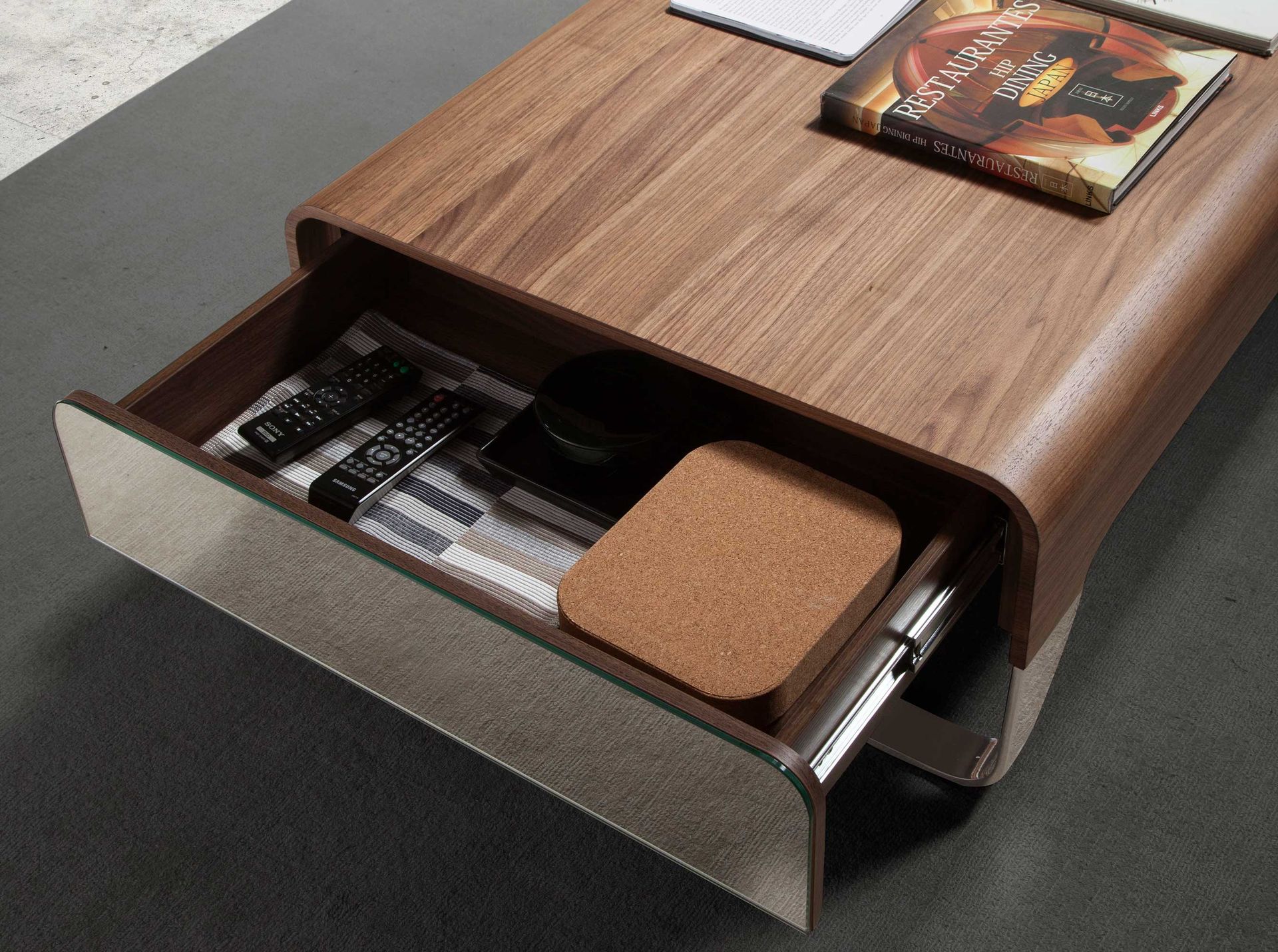 Rectangular coffee table walnut and chrome-plated steel