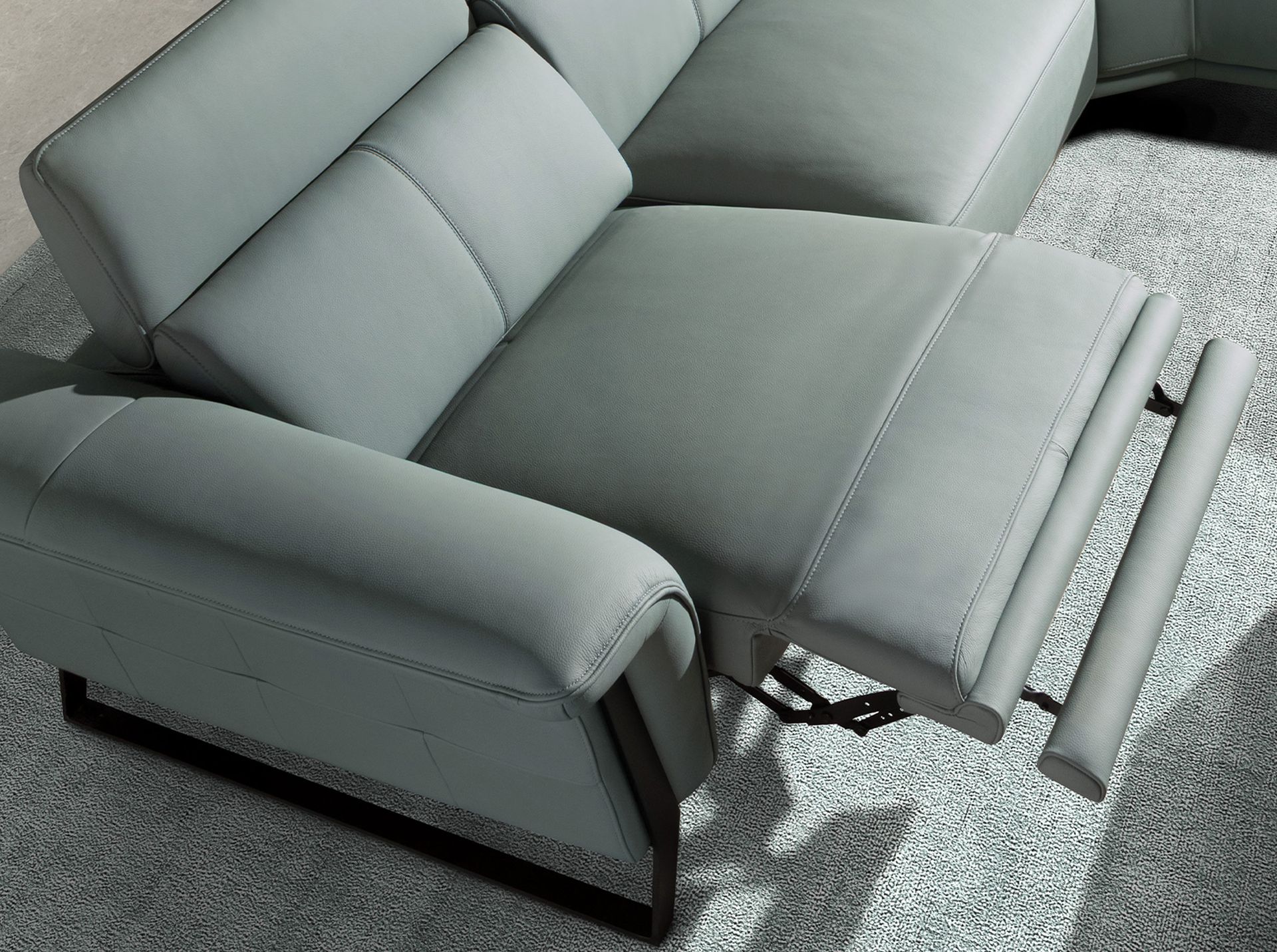 Right chaise longue relax sofa in turquoise green leather