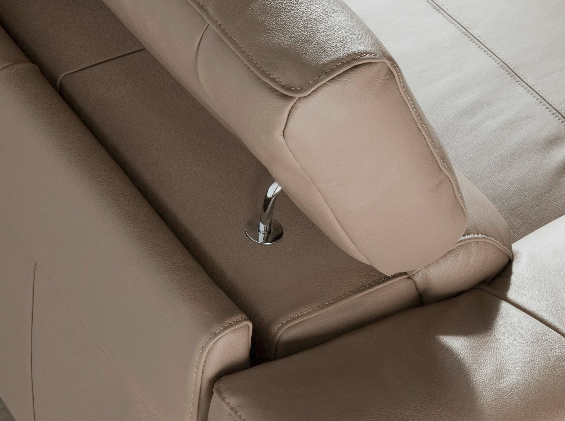 Right chaise longue relaxation sofa in mink leather