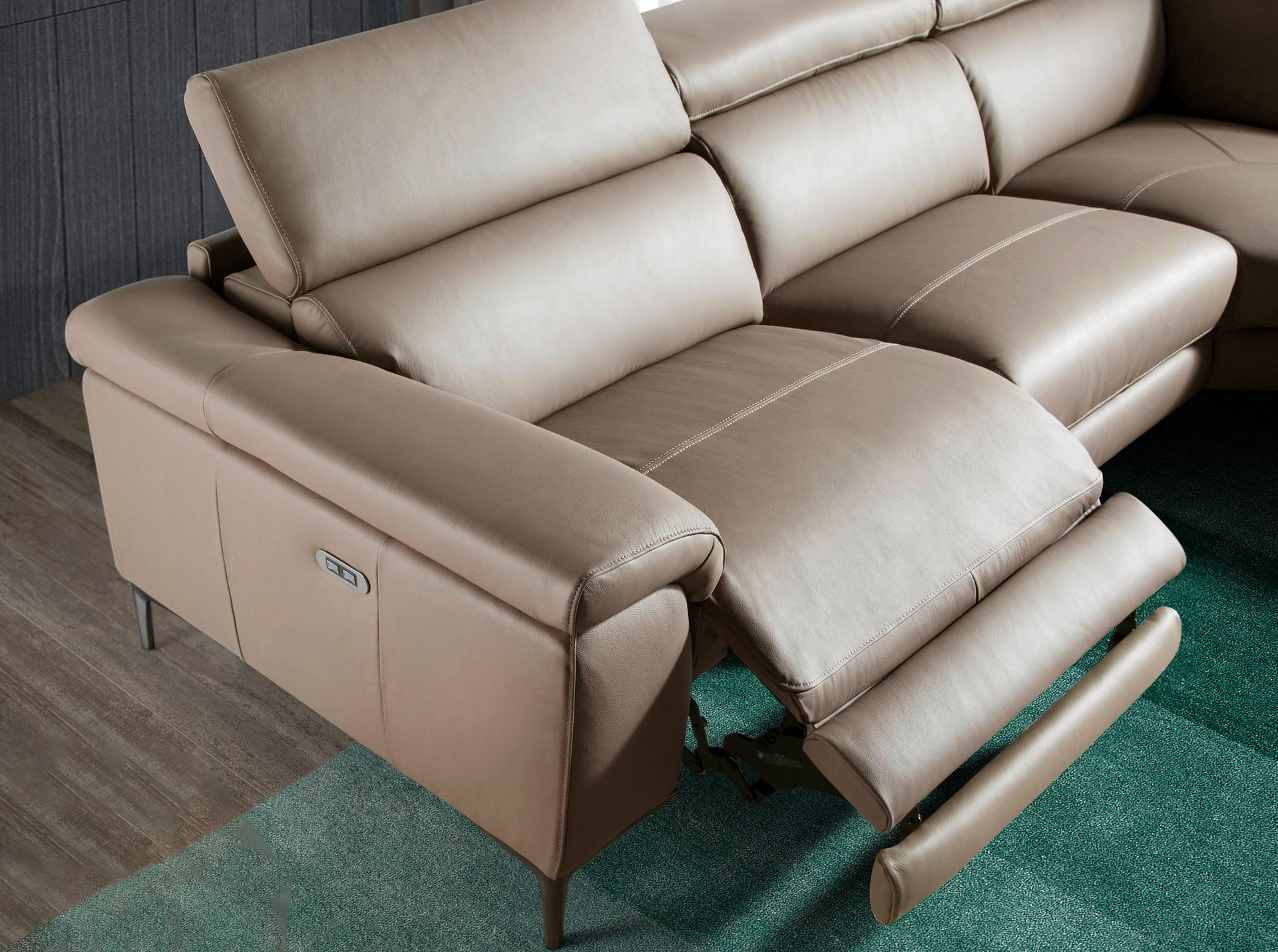 Right chaise longue relaxation sofa in mink leather