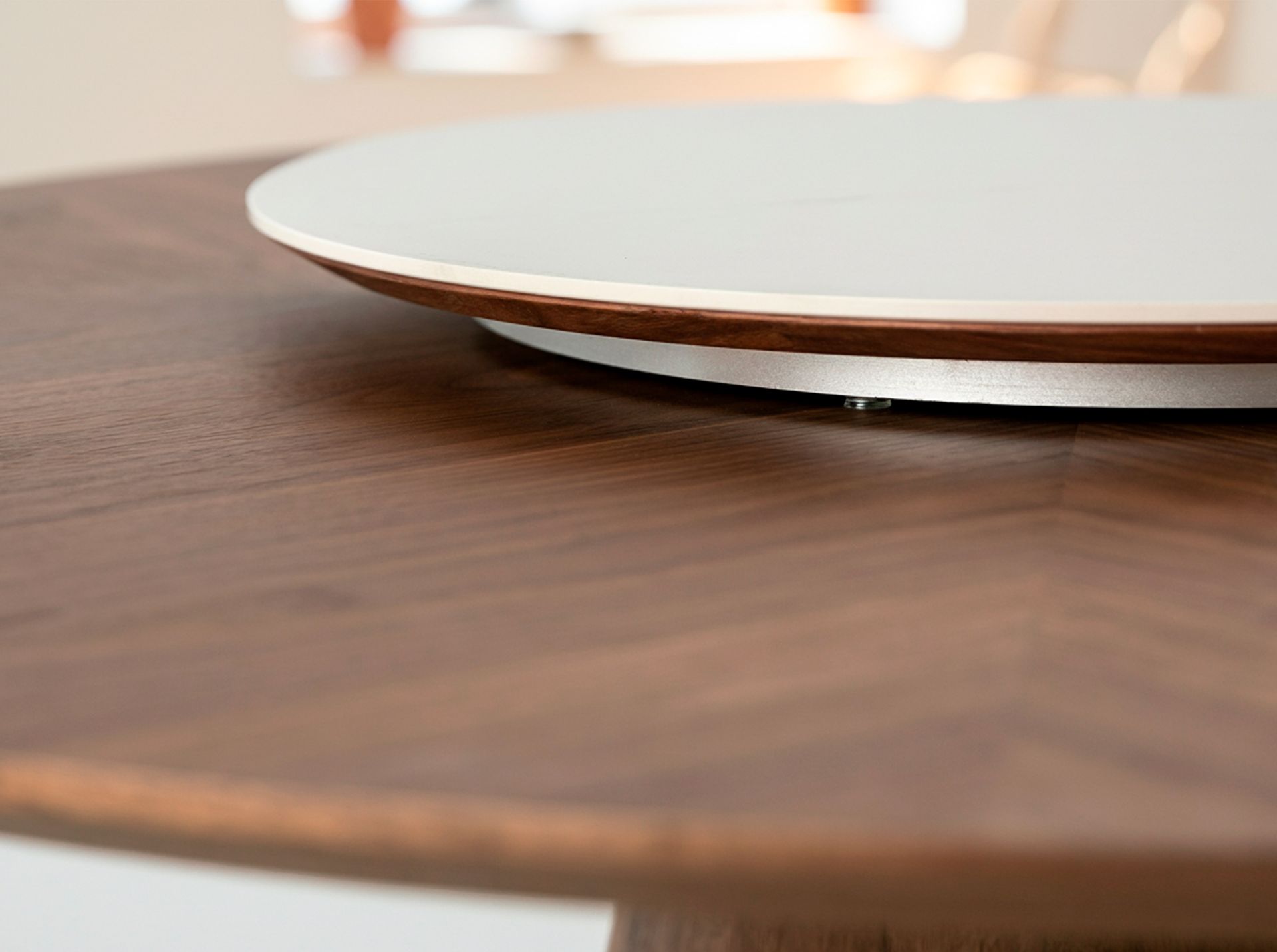 Rotating Round walnut dining table