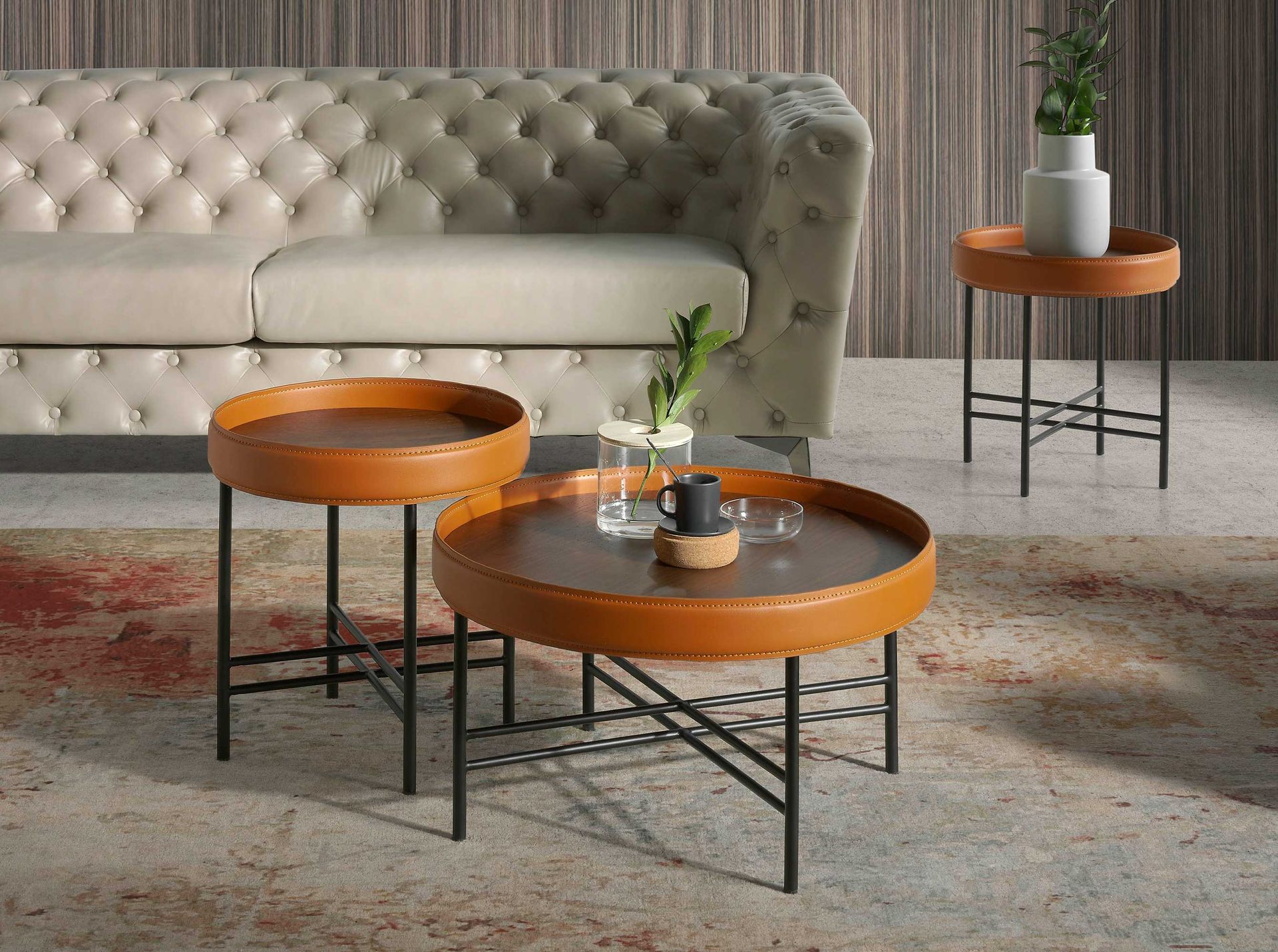 Round coffee table in leatherette, walnut and black steel