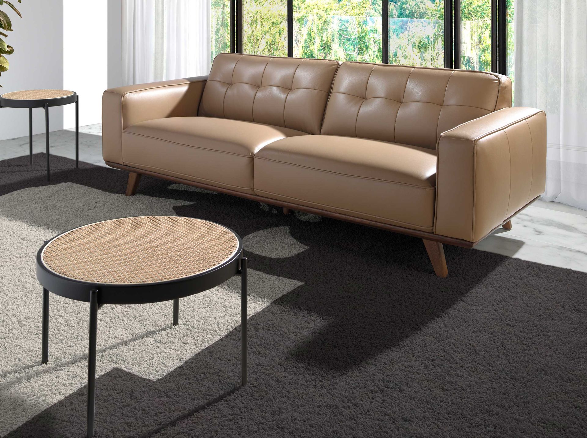 Round coffee table rattan, black wood and black steel