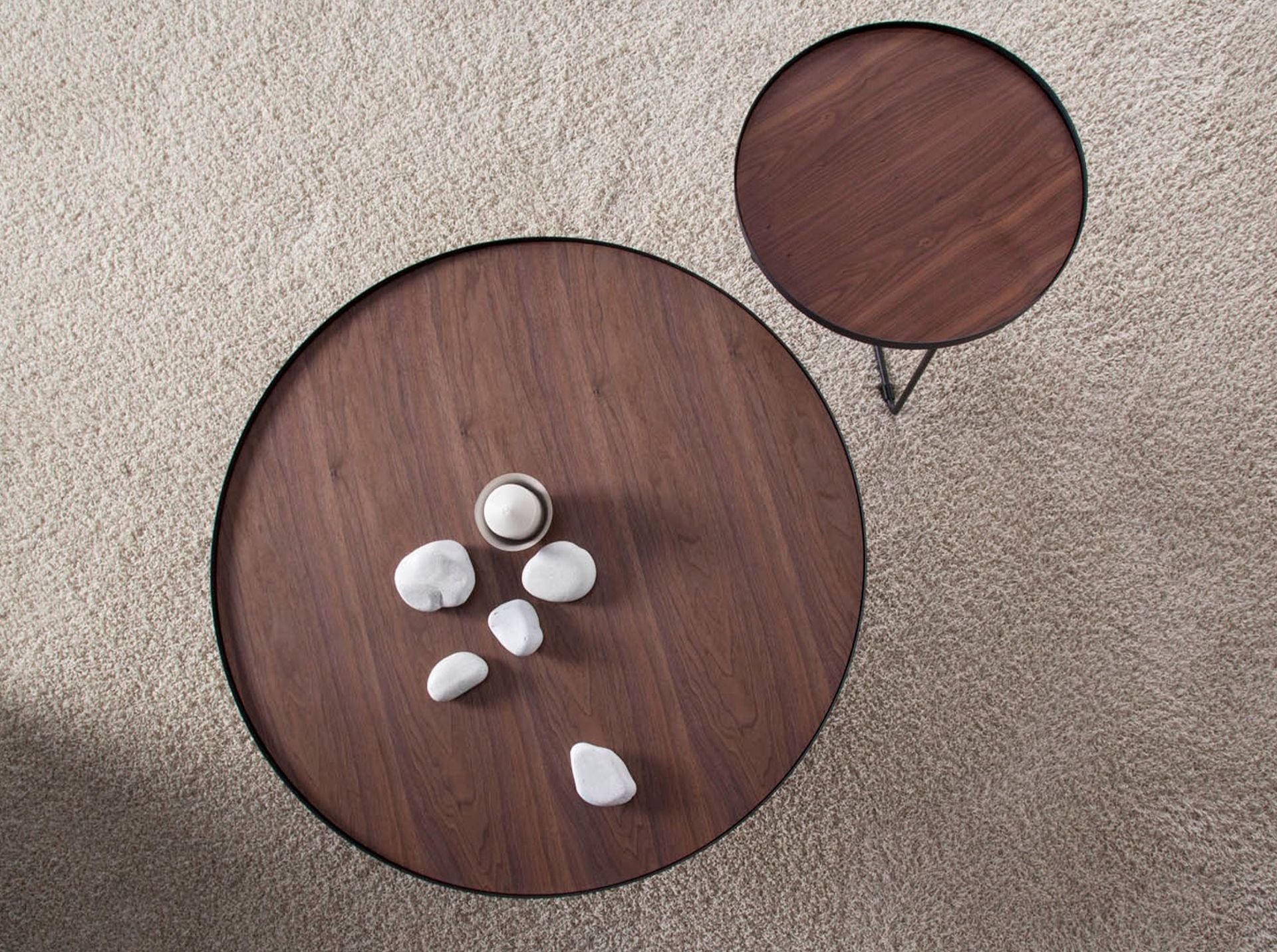 Round coffee table walnut and black steel