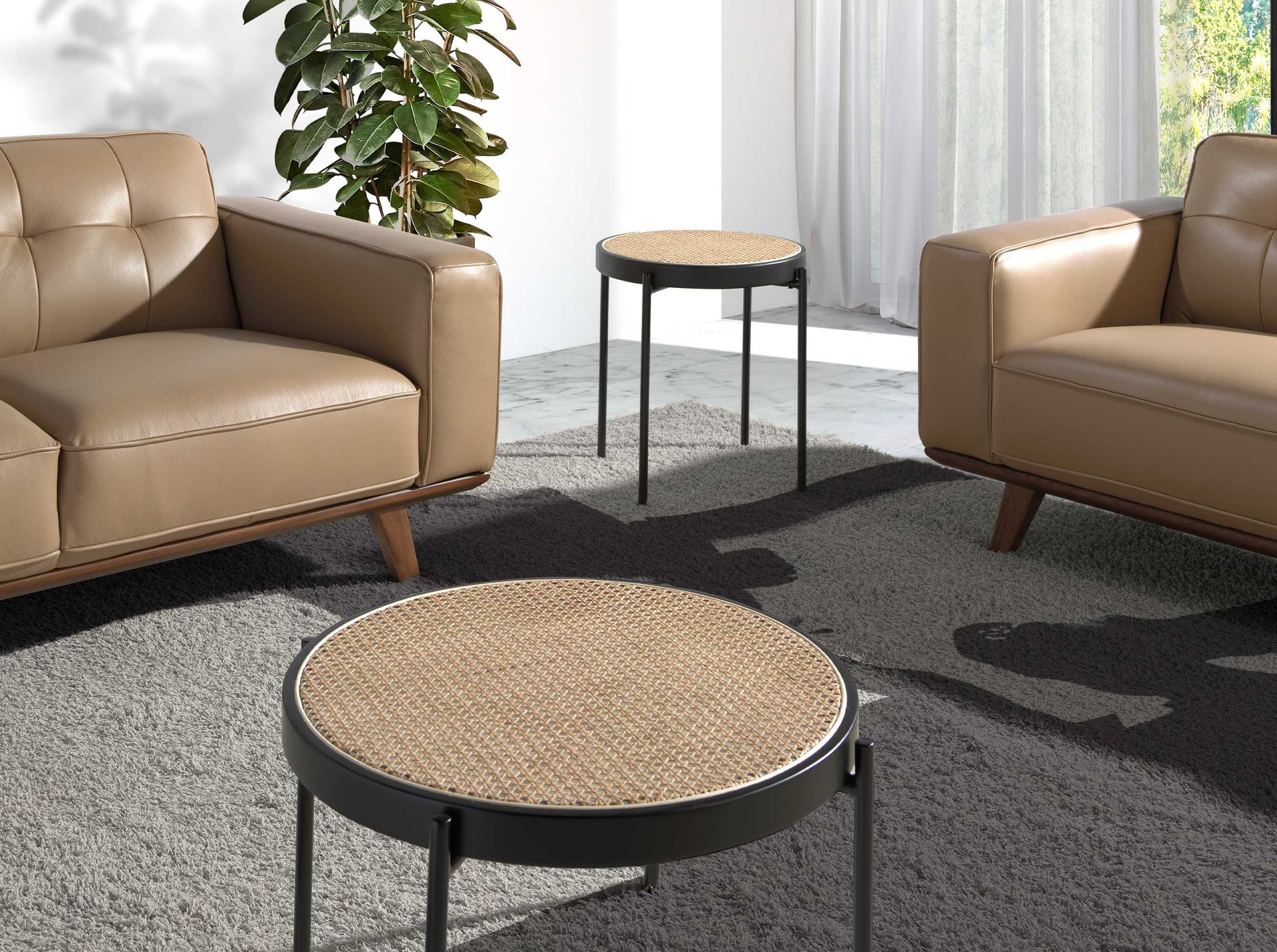 Round corner table rattan, black wood and black steel