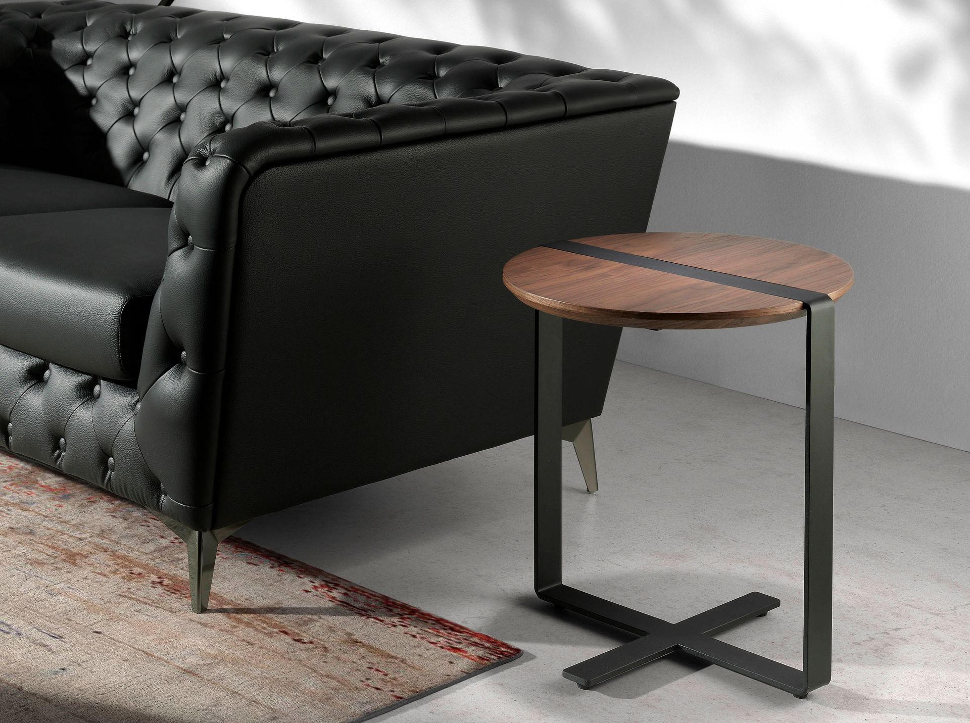 Round corner table walnut and black steel