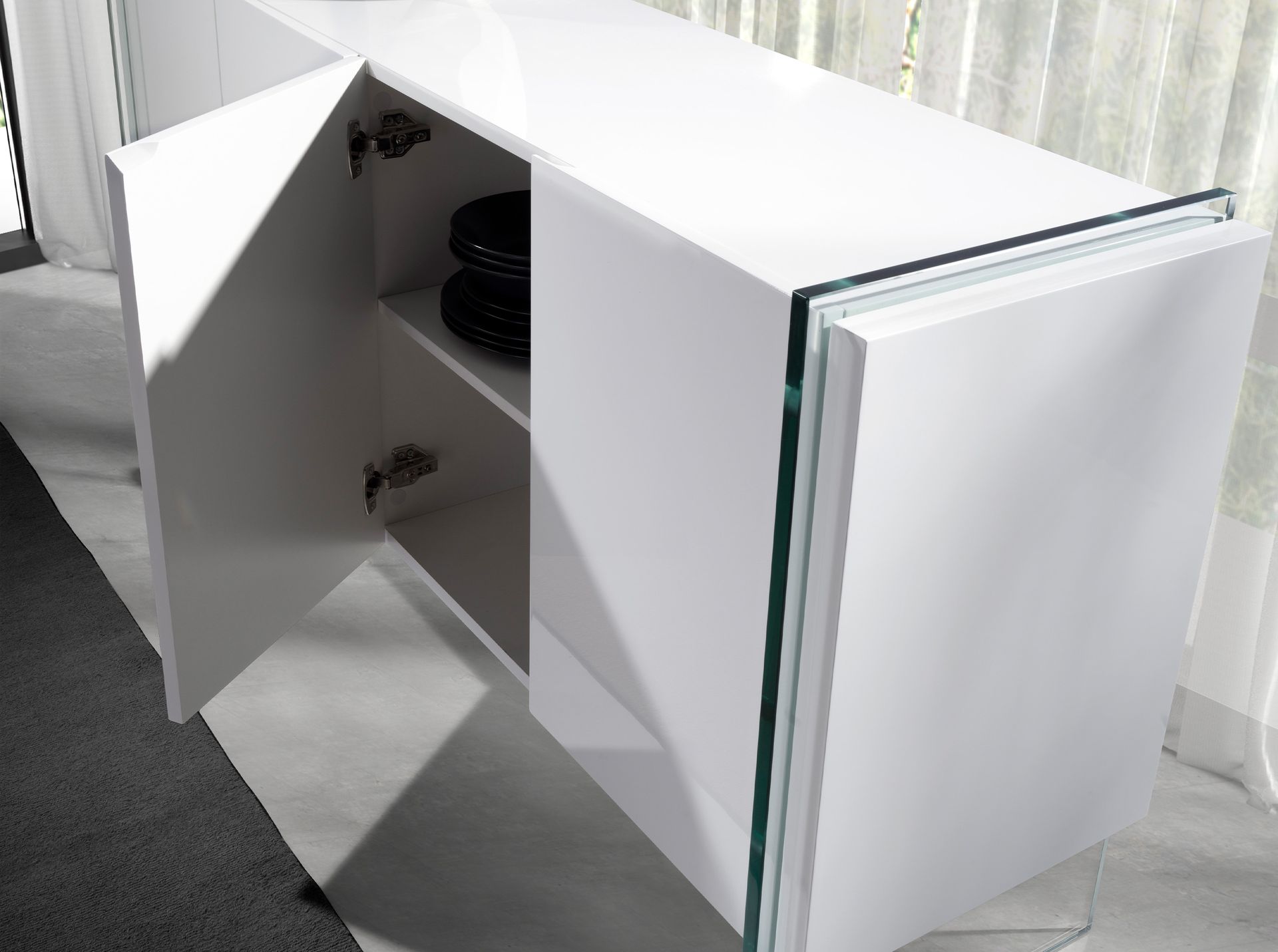 Sideboard white wood and tempered glass