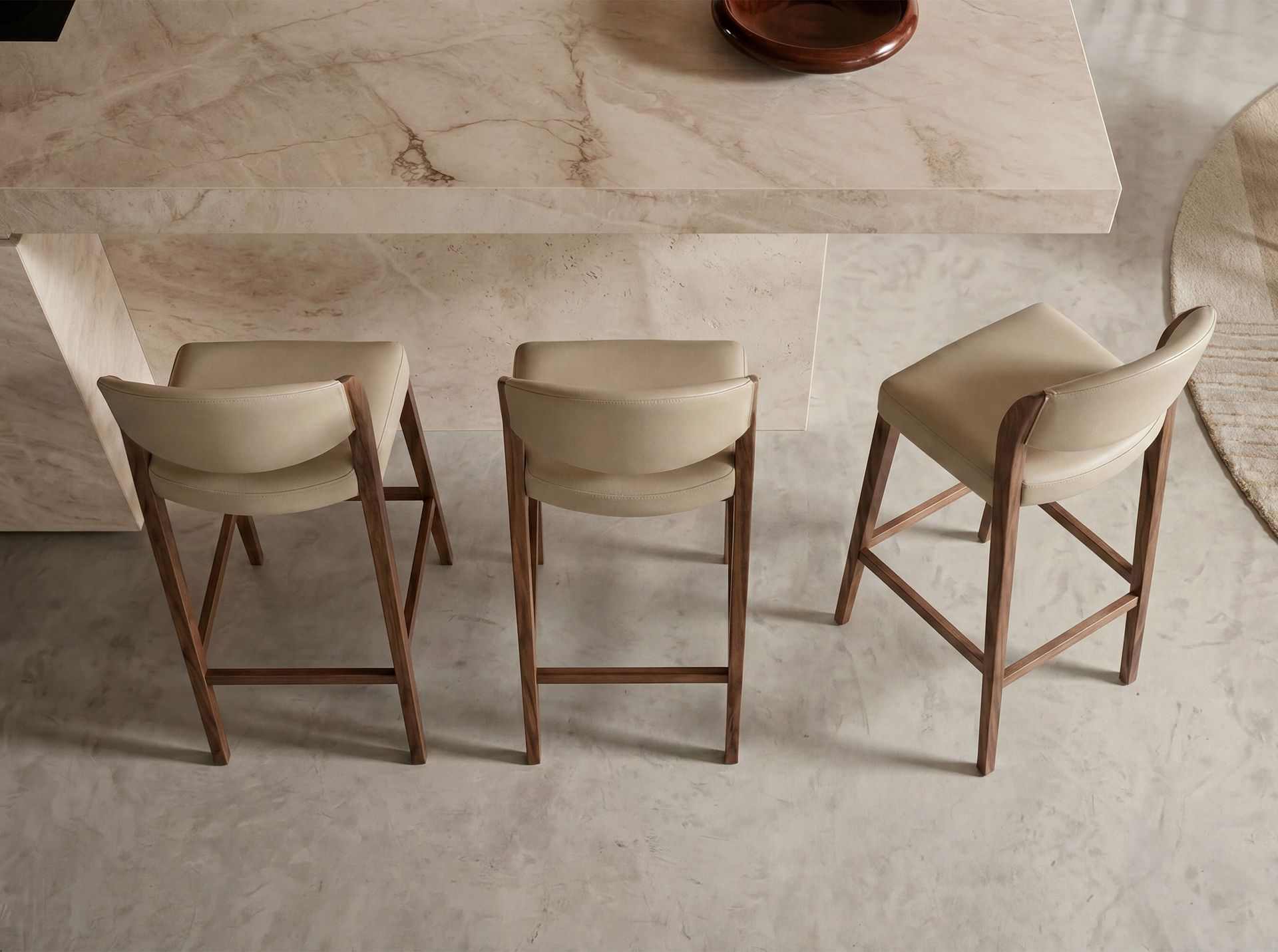 Stool in mink leatherette