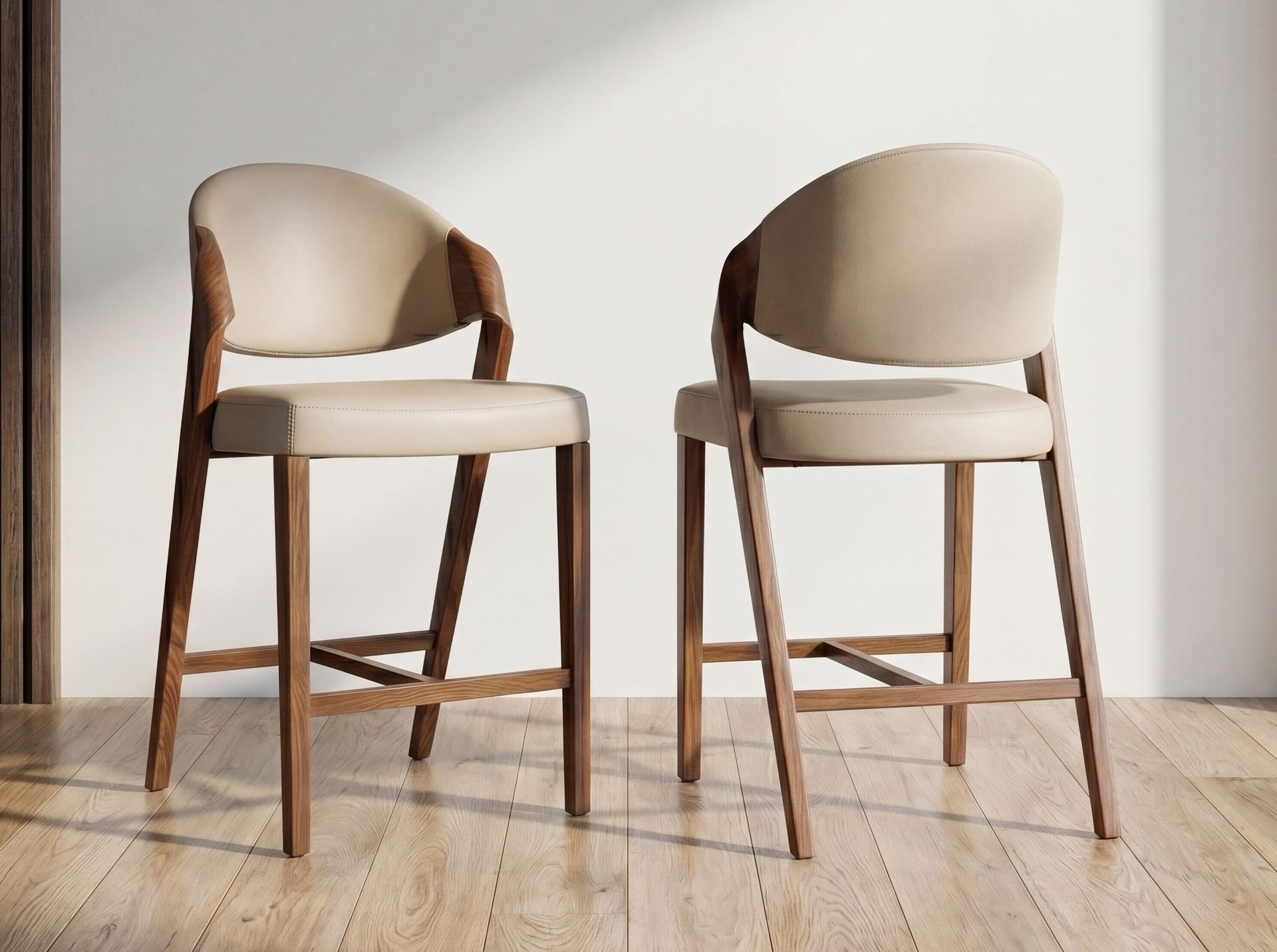 Stool in mink leatherette