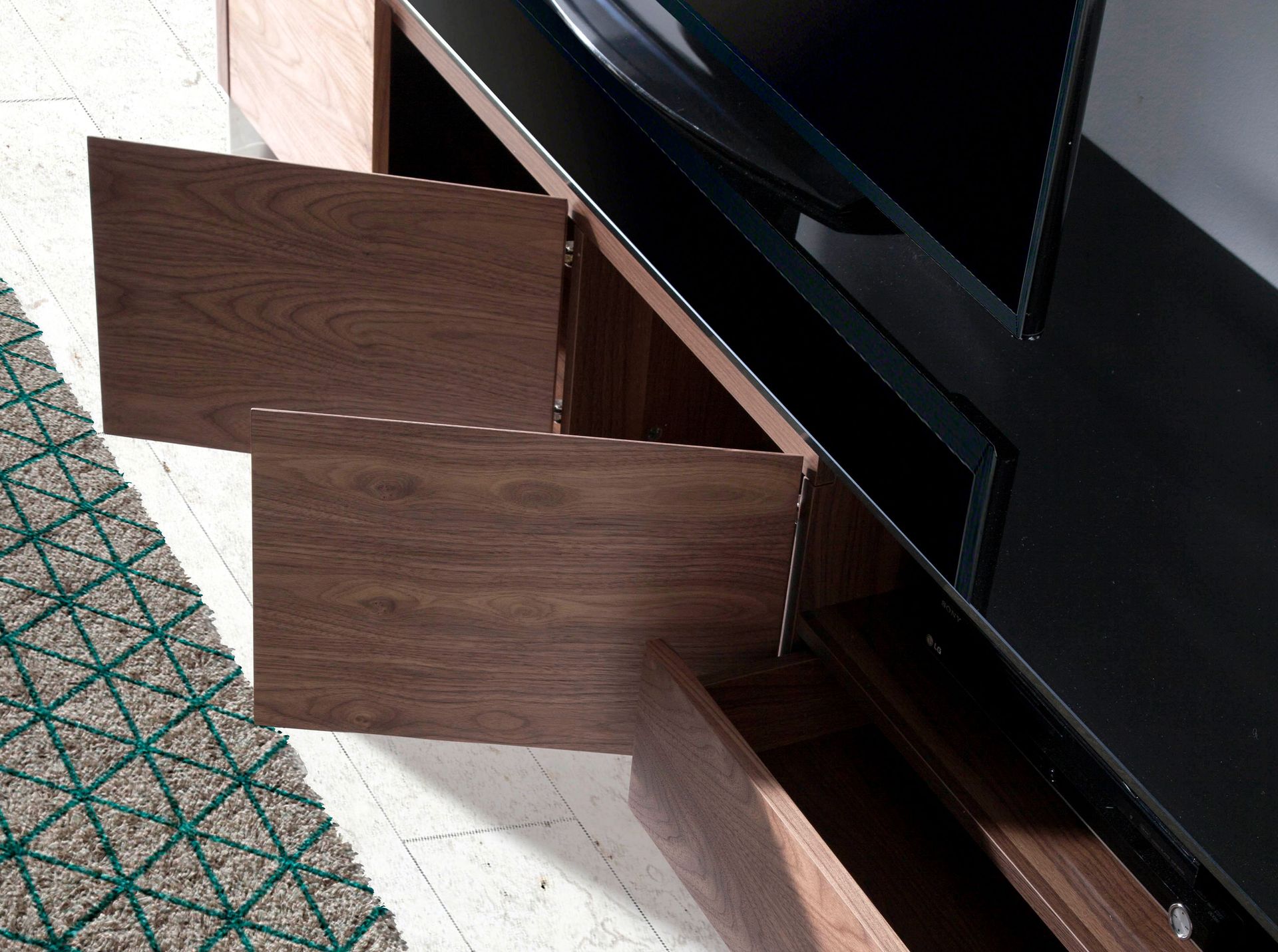 TV unit walnut, chrome-plated steel and black glass top