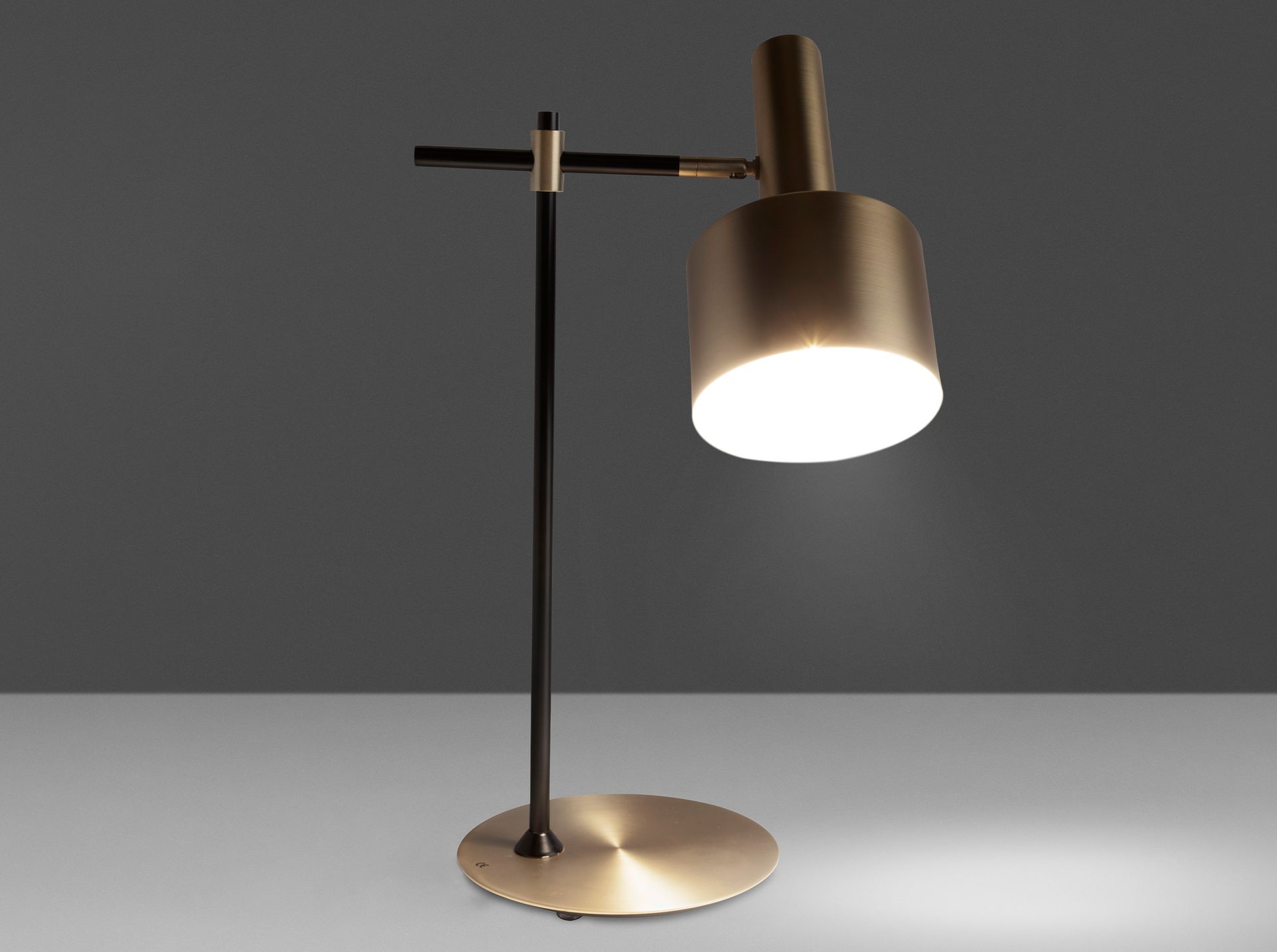 Table lamp gold aluminium and black steel