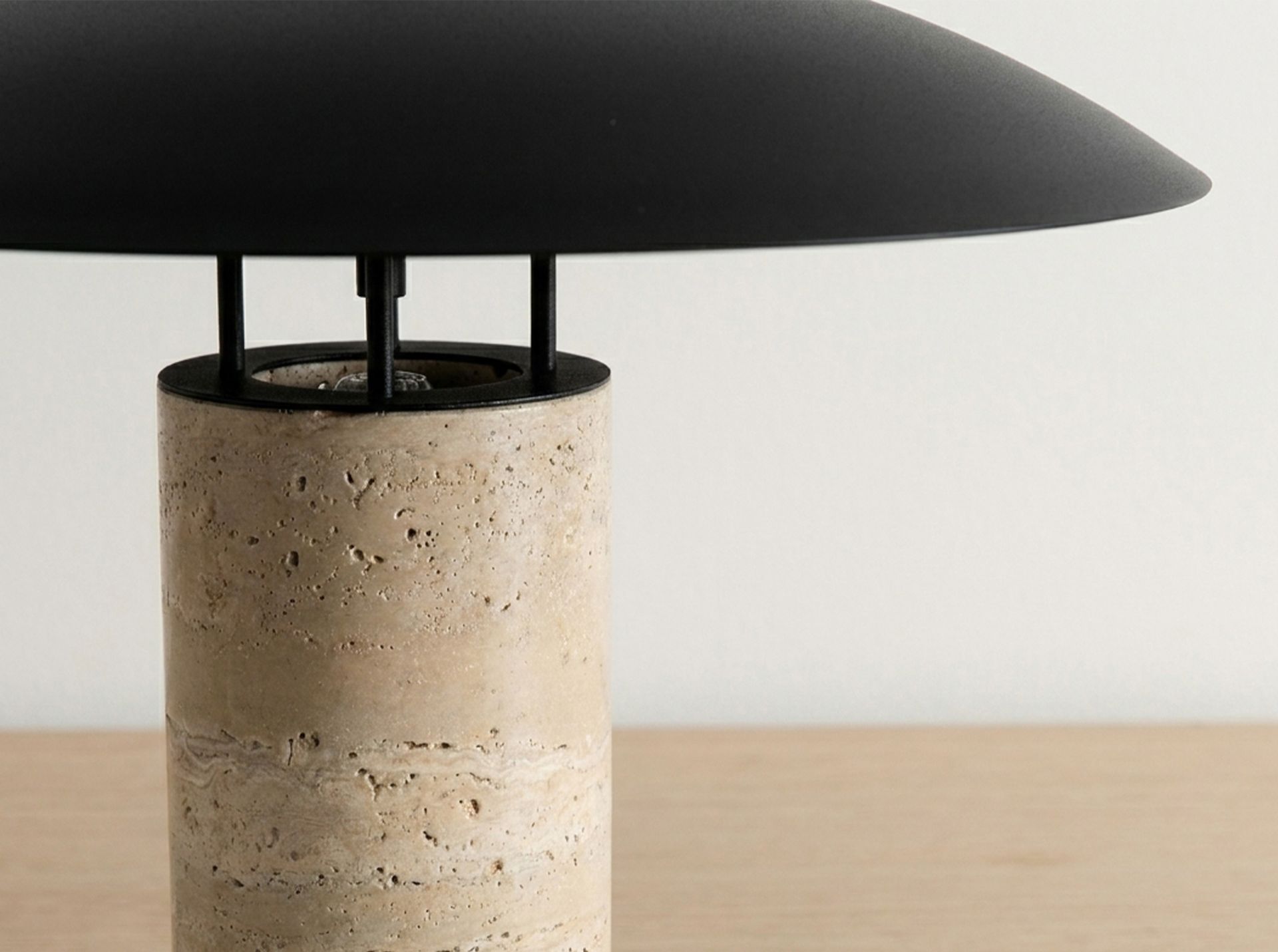 Table lamp in black steel and porcelain marble
