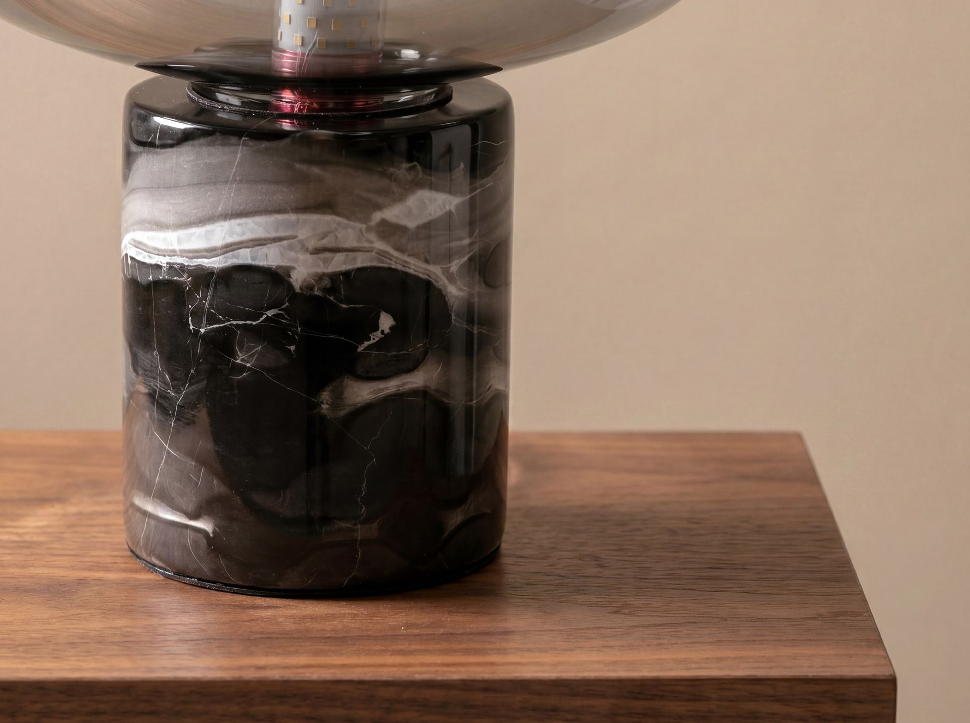 Table lamp in grey smoked mirror-effect glass and porcelain marble