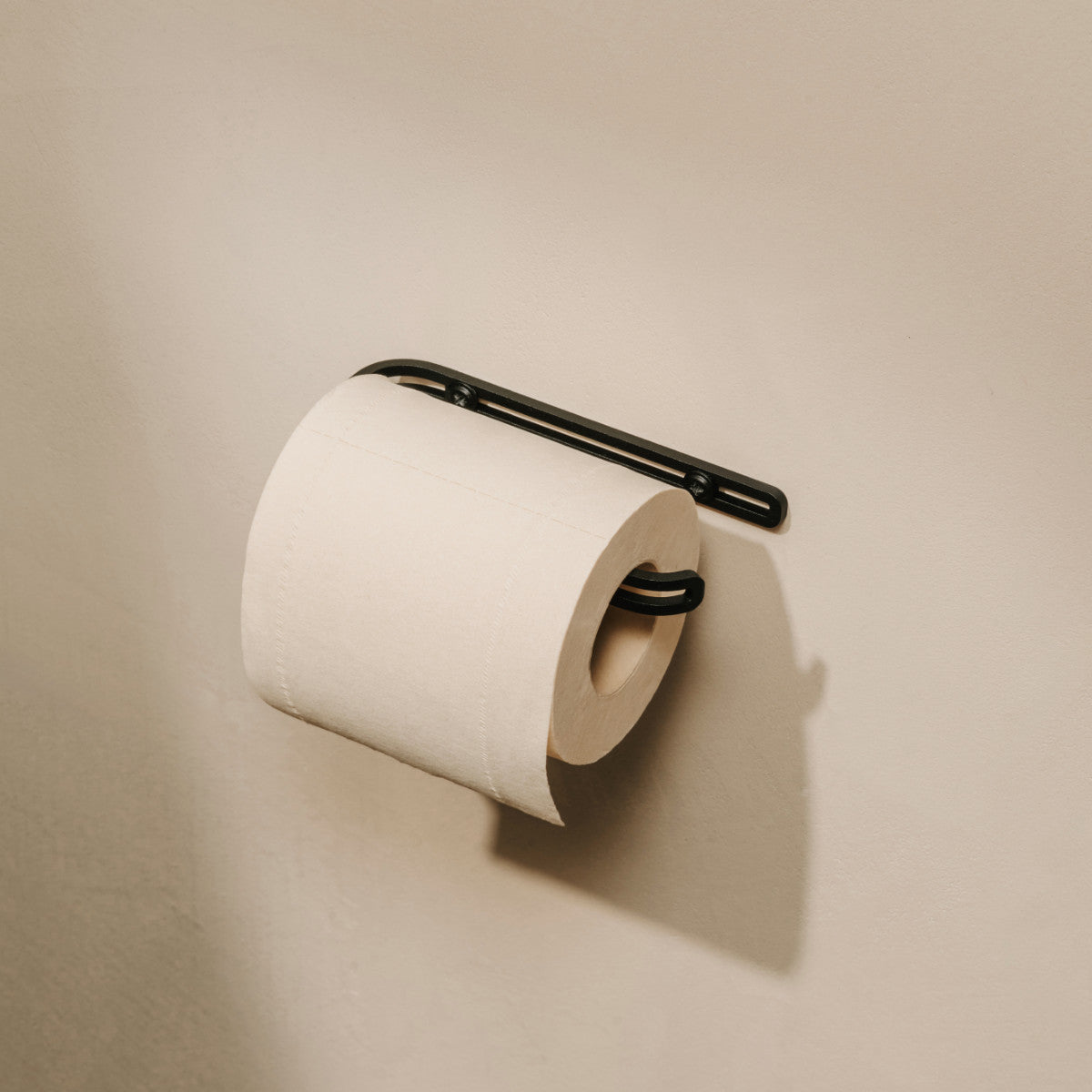 SOFIA toilet paper holder