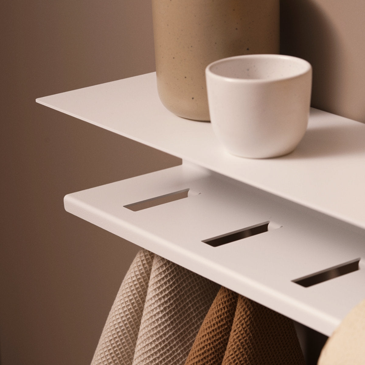 BRUSSEL paper towel holder