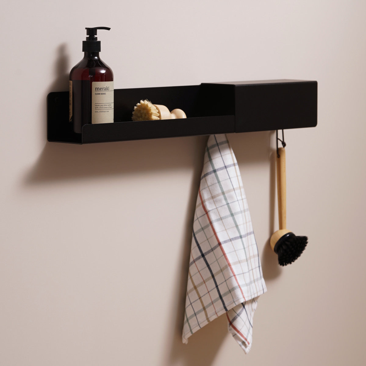 NICE shelf with hooks