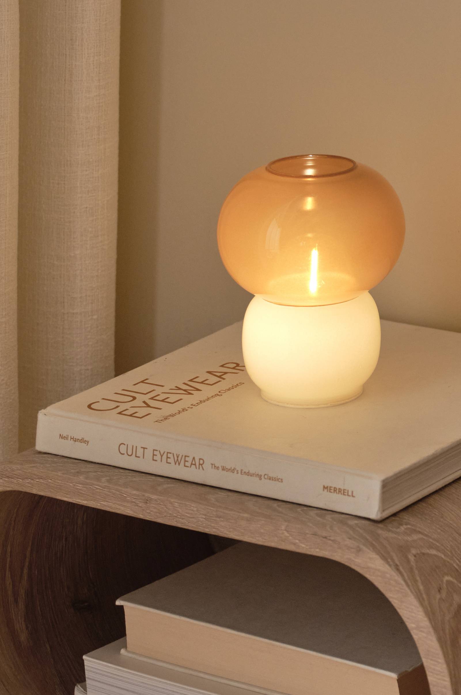 Batteridrevet bordlampe Berry
